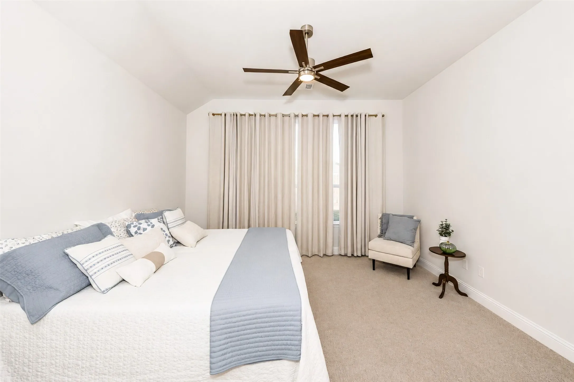 Single Family Residence For Sale in Denton County , 3904 Felicity Lane, Denton, Texas 76207, 3 Bedroom, 8 Bathroom, 2 Garage spaces, 2,255 Sqft, built in 2022, mls#21341477, Real Estate Agent in Denton, Homes For Sale in Denton county, Homes For Sale in Denton, Realtor in Denton Texas, Real Estate Brokerage Independent Realty Texas, Luminita Cordes Realtor