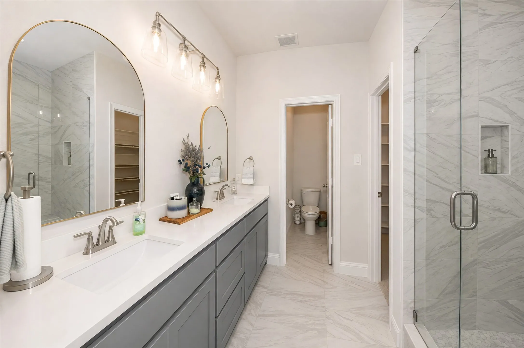 Single Family Residence For Sale in Denton County , 3904 Felicity Lane, Denton, Texas 76207, 3 Bedroom, 8 Bathroom, 2 Garage spaces, 2,255 Sqft, built in 2022, mls#21341477, Real Estate Agent in Denton, Homes For Sale in Denton county, Homes For Sale in Denton, Realtor in Denton Texas, Real Estate Brokerage Independent Realty Texas, Luminita Cordes Realtor
