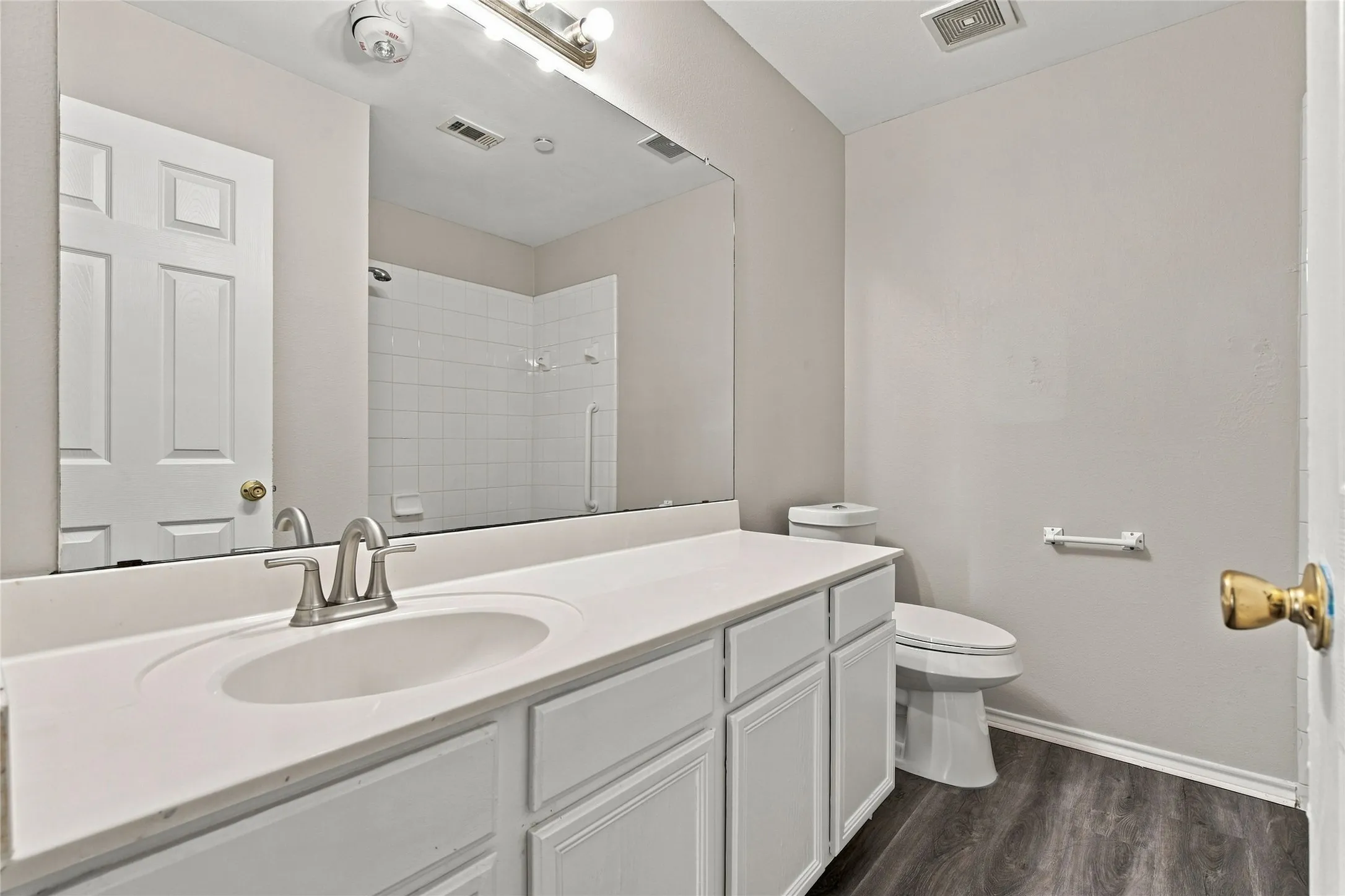 Single Family Residence For Rent in Dallas County , 1033 Suffolk Lane, Cedar Hill, Texas 75104, 4 Bedroom, 2 Bathroom, Garage spaces, 2,455 Sqft, built in 2002, mls#21361167, Real Estate Agent in Cedar Hill, Homes For Rent in Dallas county, Homes For Rent in Cedar Hill, Realtor in Cedar Hill Texas, Real Estate Brokerage Independent Realty Texas, Luminita Cordes Realtor