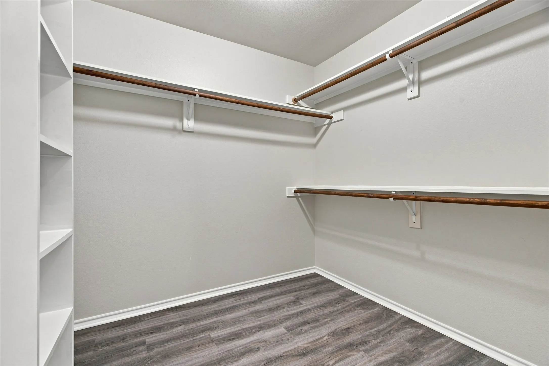 Single Family Residence For Rent in Dallas County , 1033 Suffolk Lane, Cedar Hill, Texas 75104, 4 Bedroom, 2 Bathroom, Garage spaces, 2,455 Sqft, built in 2002, mls#21361167, Real Estate Agent in Cedar Hill, Homes For Rent in Dallas county, Homes For Rent in Cedar Hill, Realtor in Cedar Hill Texas, Real Estate Brokerage Independent Realty Texas, Luminita Cordes Realtor