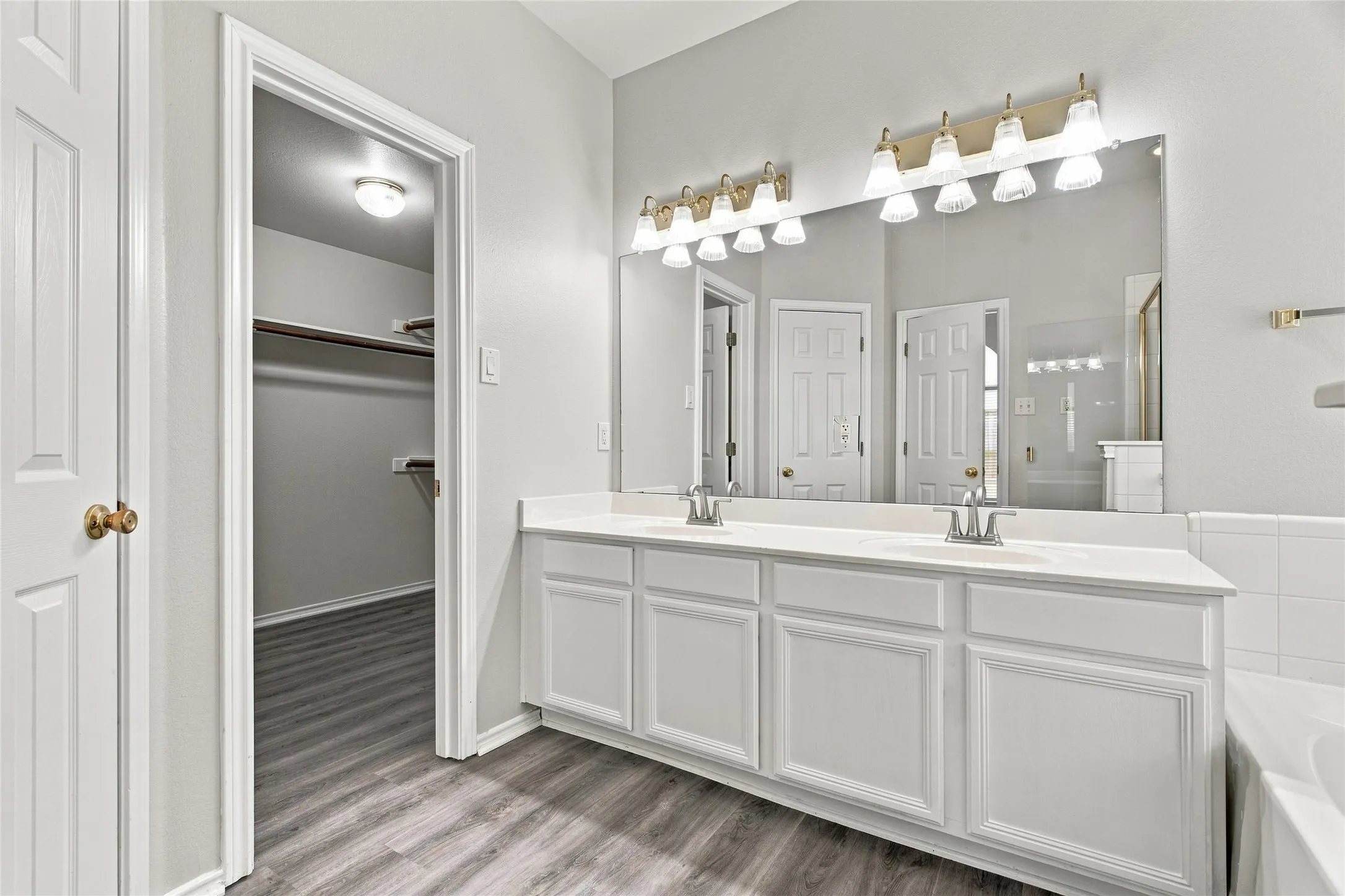 Single Family Residence For Rent in Dallas County , 1033 Suffolk Lane, Cedar Hill, Texas 75104, 4 Bedroom, 2 Bathroom, Garage spaces, 2,455 Sqft, built in 2002, mls#21361167, Real Estate Agent in Cedar Hill, Homes For Rent in Dallas county, Homes For Rent in Cedar Hill, Realtor in Cedar Hill Texas, Real Estate Brokerage Independent Realty Texas, Luminita Cordes Realtor
