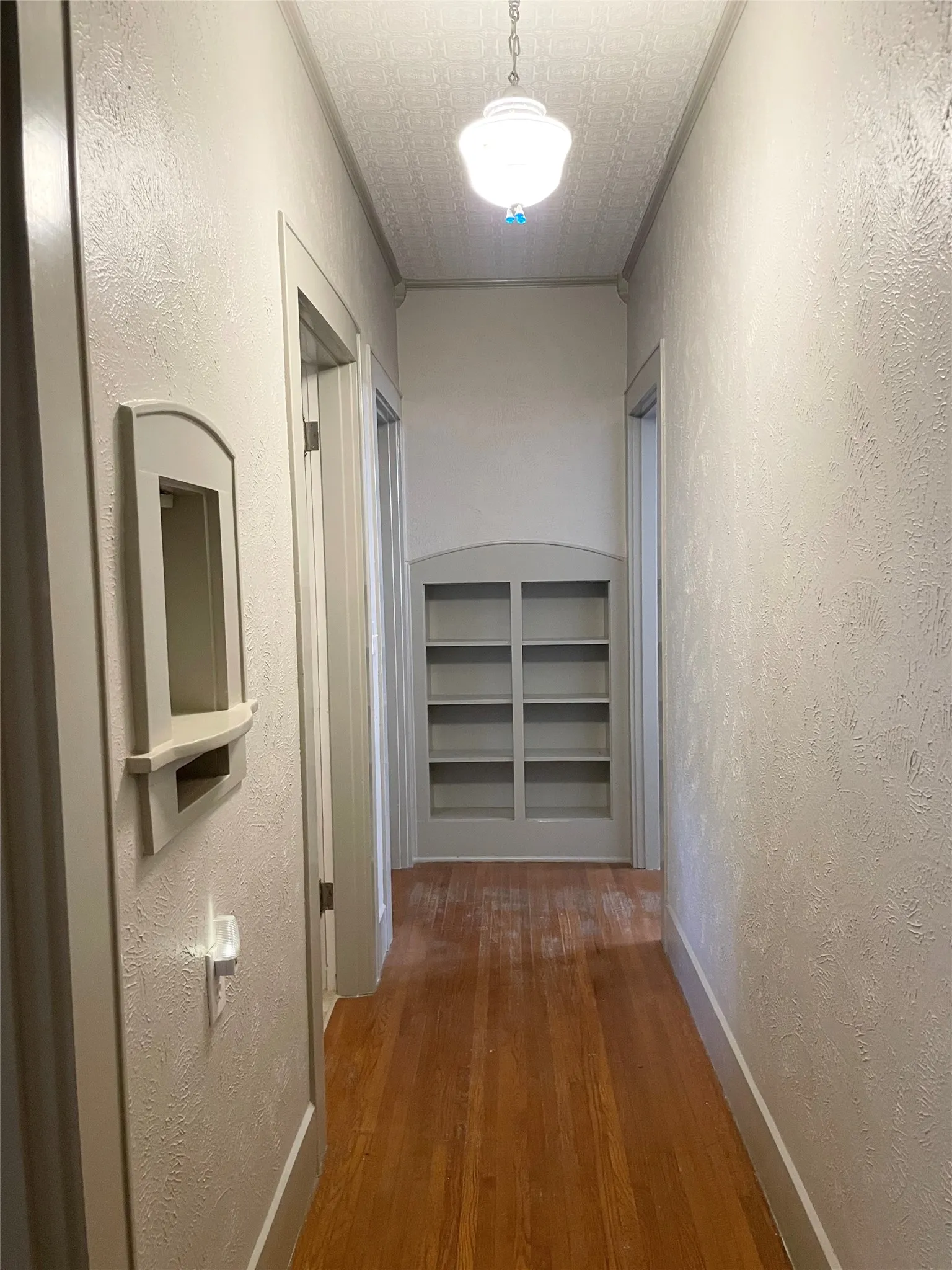 Single Family Residence For Sale in Tarrant County , 3915 Meadowbrook Drive, Fort Worth, Texas 76103, 3 Bedroom, 2 Bathroom, 2 Garage spaces, 1,812 Sqft, built in 1929, mls#21361005, Real Estate Agent in Fort Worth, Homes For Sale in Tarrant county, Homes For Sale in Fort Worth, Realtor in Fort Worth Texas, Real Estate Brokerage Independent Realty Texas, Luminita Cordes Realtor