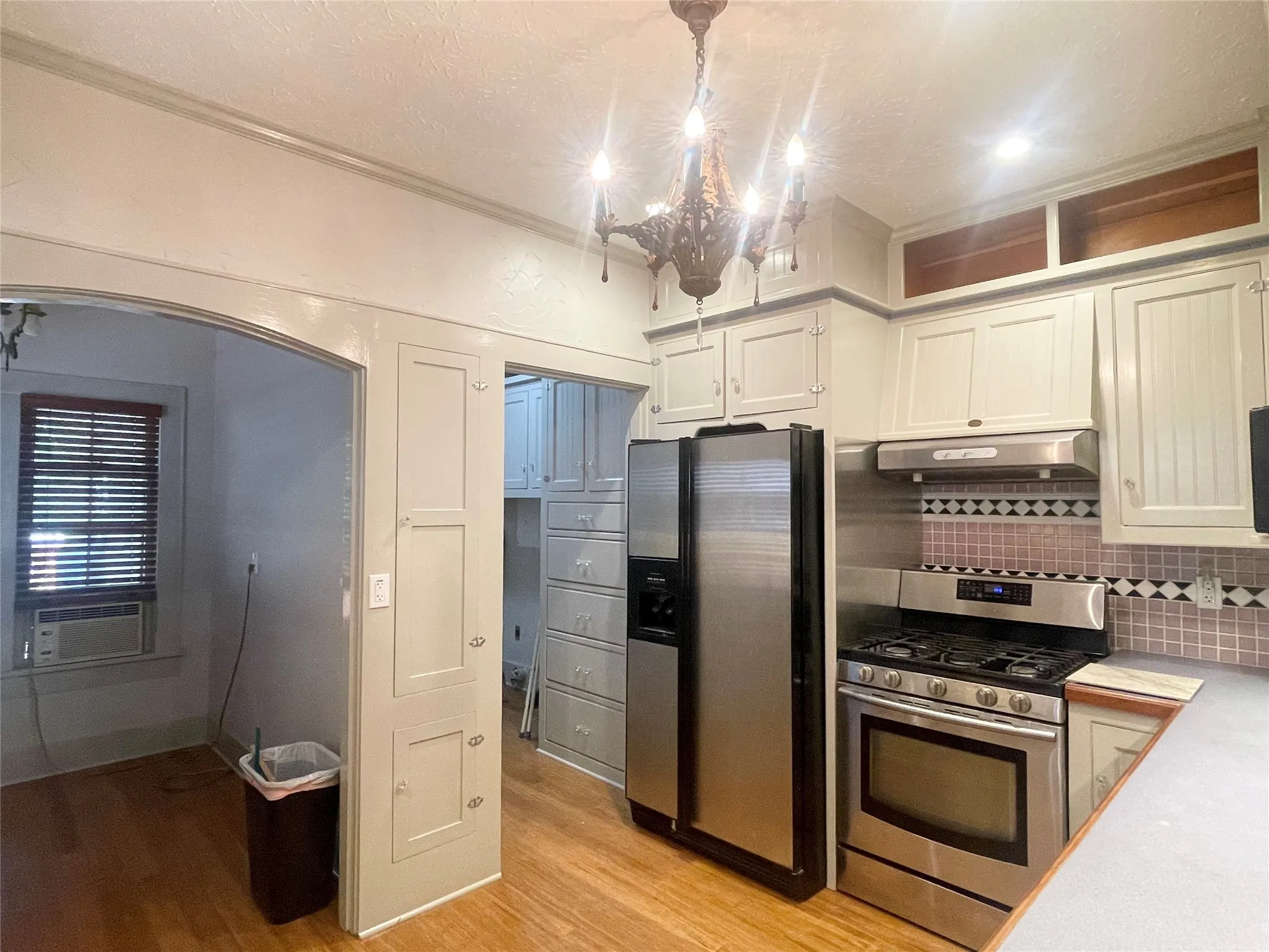 Single Family Residence For Sale in Tarrant County , 3915 Meadowbrook Drive, Fort Worth, Texas 76103, 3 Bedroom, 2 Bathroom, 2 Garage spaces, 1,812 Sqft, built in 1929, mls#21361005, Real Estate Agent in Fort Worth, Homes For Sale in Tarrant county, Homes For Sale in Fort Worth, Realtor in Fort Worth Texas, Real Estate Brokerage Independent Realty Texas, Luminita Cordes Realtor