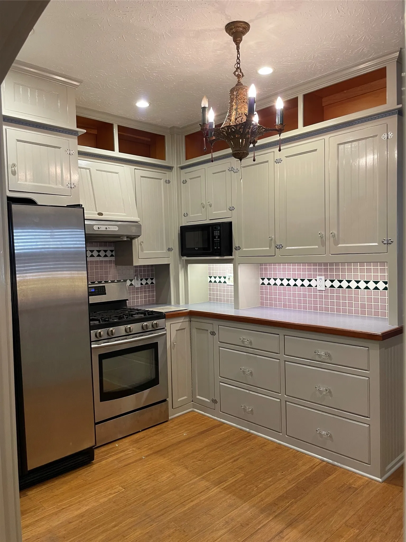 Single Family Residence For Sale in Tarrant County , 3915 Meadowbrook Drive, Fort Worth, Texas 76103, 3 Bedroom, 2 Bathroom, 2 Garage spaces, 1,812 Sqft, built in 1929, mls#21361005, Real Estate Agent in Fort Worth, Homes For Sale in Tarrant county, Homes For Sale in Fort Worth, Realtor in Fort Worth Texas, Real Estate Brokerage Independent Realty Texas, Luminita Cordes Realtor