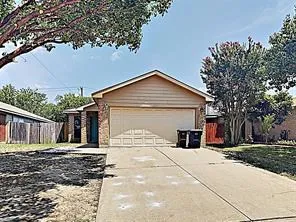 Single Family Residence For Rent in Tarrant County , 1021 Olivewood Lane, Fort Worth, Texas 76140, 3 Bedroom, 2 Bathroom, 2 Garage spaces, 1,299 Sqft, built in 2000, mls#21361171, Real Estate Agent in Fort Worth, Homes For Rent in Tarrant county, Homes For Rent in Fort Worth, Realtor in Fort Worth Texas, Real Estate Brokerage Independent Realty Texas, Luminita Cordes Realtor