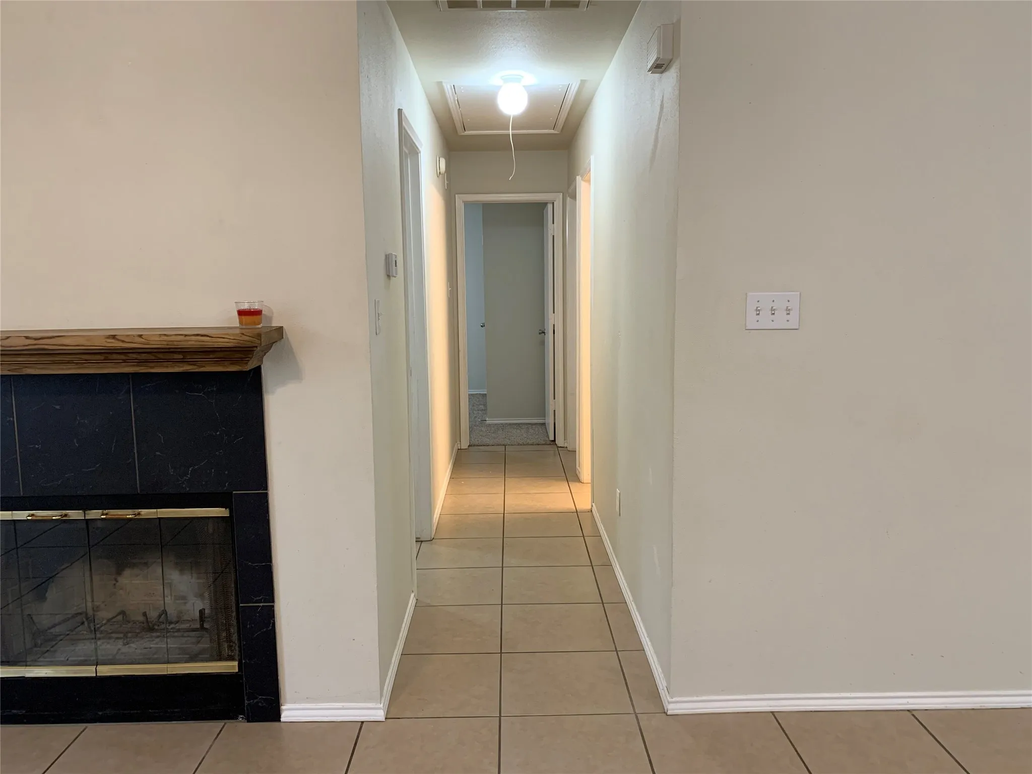 Single Family Residence For Rent in Tarrant County , 1021 Olivewood Lane, Fort Worth, Texas 76140, 3 Bedroom, 2 Bathroom, 2 Garage spaces, 1,299 Sqft, built in 2000, mls#21361171, Real Estate Agent in Fort Worth, Homes For Rent in Tarrant county, Homes For Rent in Fort Worth, Realtor in Fort Worth Texas, Real Estate Brokerage Independent Realty Texas, Luminita Cordes Realtor