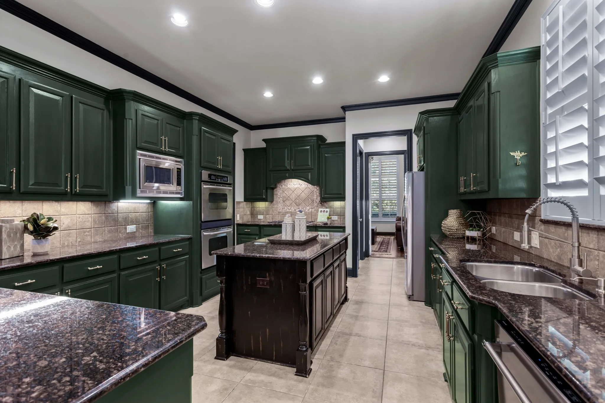 Single Family Residence For Sale in Denton County , 9114 Parson Drive, Lantana, Texas 76226, 5 Bedroom, 5 Bathroom, 3 Garage spaces, 4,688 Sqft, built in 2006, mls#21357325, Real Estate Agent in Lantana, Homes For Sale in Denton county, Homes For Sale in Lantana, Realtor in Lantana Texas, Real Estate Brokerage Independent Realty Texas, Luminita Cordes Realtor