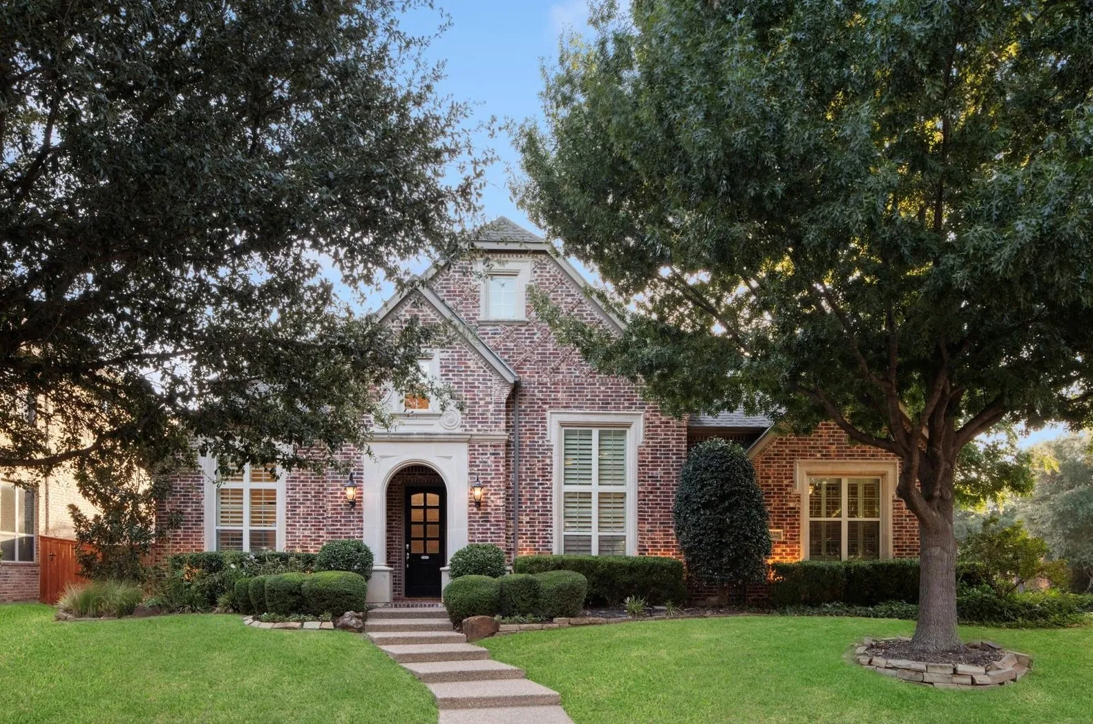 Single Family Residence For Sale in Denton County , 9114 Parson Drive, Lantana, Texas 76226, 5 Bedroom, 5 Bathroom, 3 Garage spaces, 4,688 Sqft, built in 2006, mls#21357325, Real Estate Agent in Lantana, Homes For Sale in Denton county, Homes For Sale in Lantana, Realtor in Lantana Texas, Real Estate Brokerage Independent Realty Texas, Luminita Cordes Realtor
