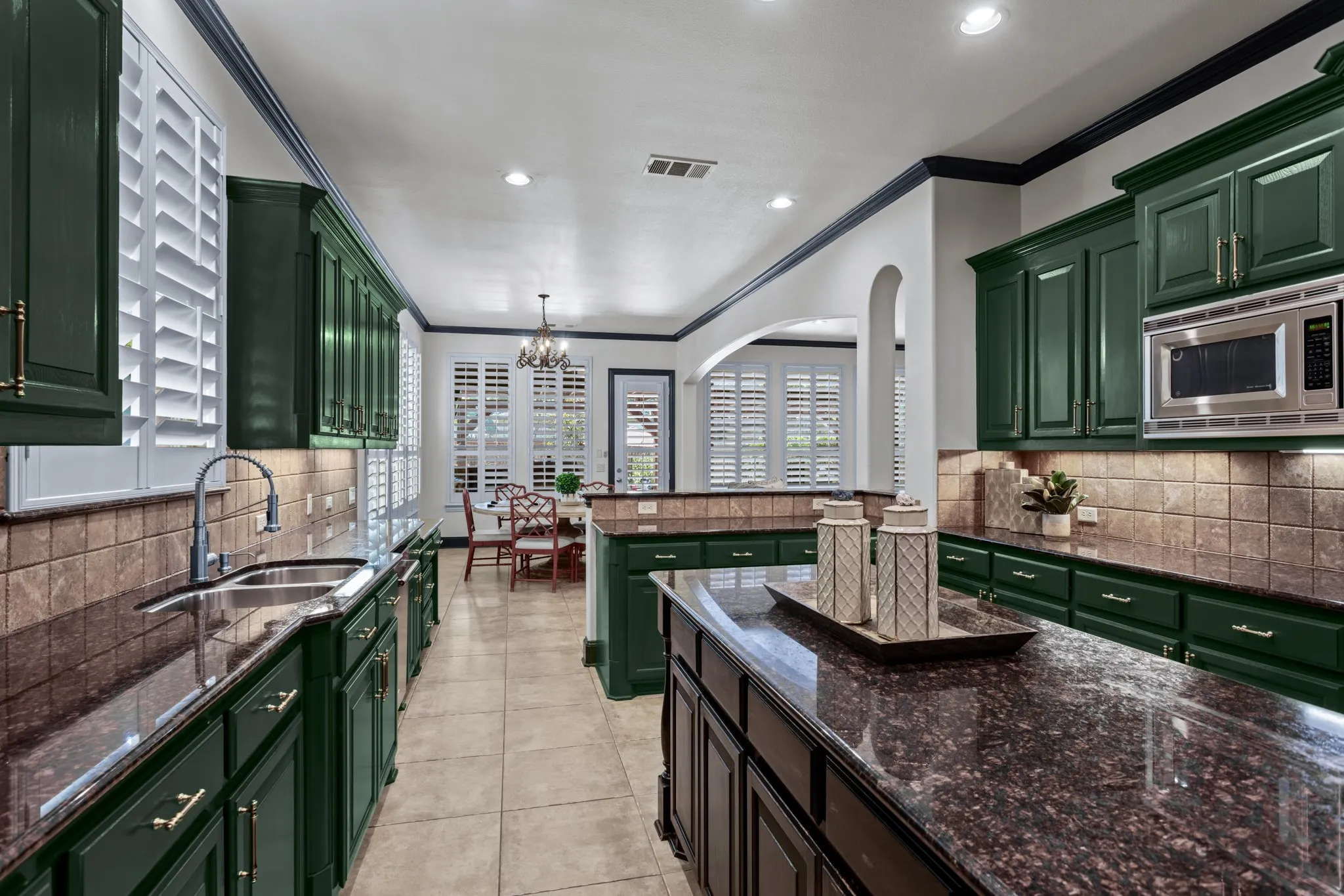 Single Family Residence For Sale in Denton County , 9114 Parson Drive, Lantana, Texas 76226, 5 Bedroom, 5 Bathroom, 3 Garage spaces, 4,688 Sqft, built in 2006, mls#21357325, Real Estate Agent in Lantana, Homes For Sale in Denton county, Homes For Sale in Lantana, Realtor in Lantana Texas, Real Estate Brokerage Independent Realty Texas, Luminita Cordes Realtor