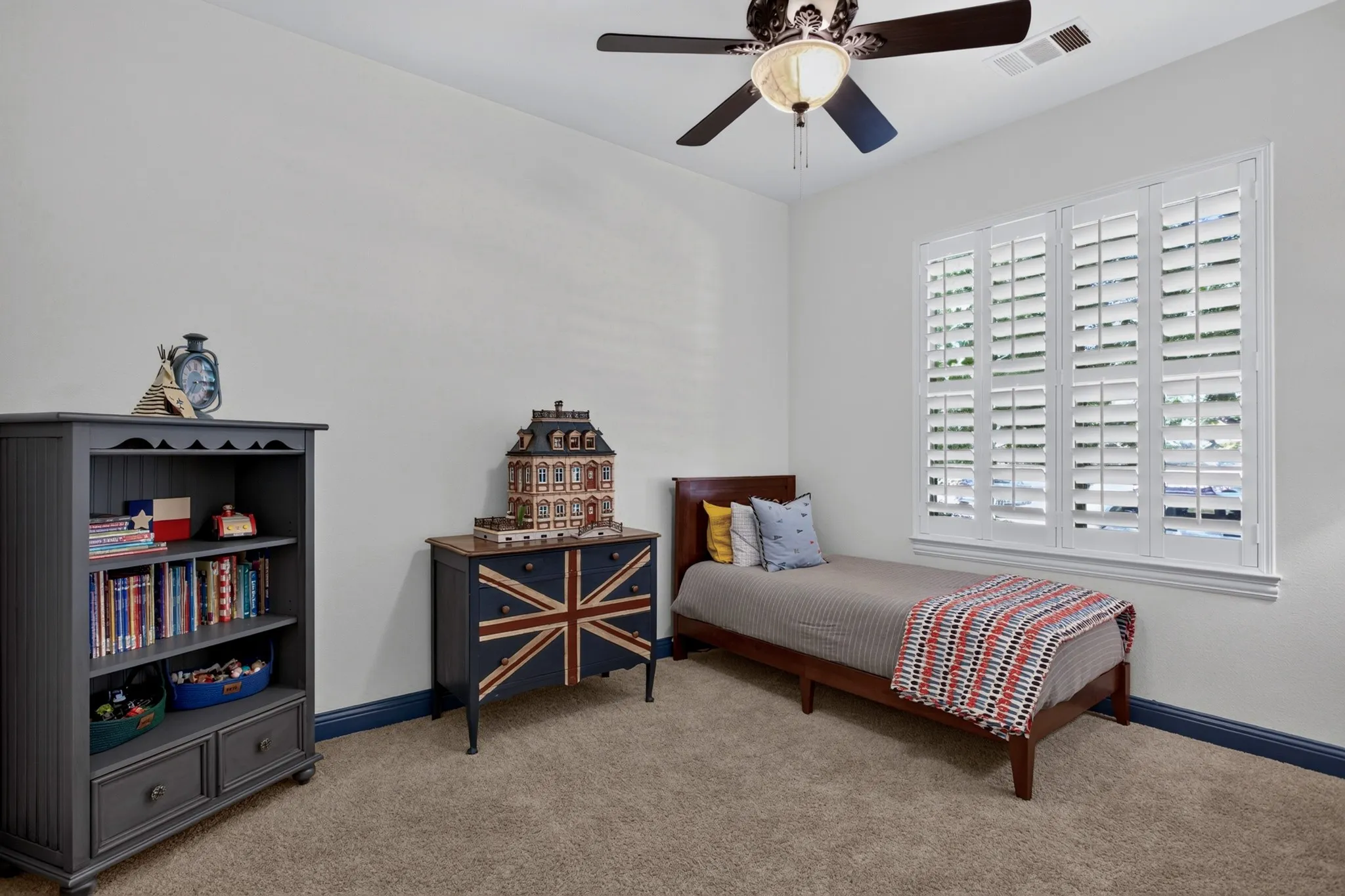 Single Family Residence For Sale in Denton County , 9114 Parson Drive, Lantana, Texas 76226, 5 Bedroom, 5 Bathroom, 3 Garage spaces, 4,688 Sqft, built in 2006, mls#21357325, Real Estate Agent in Lantana, Homes For Sale in Denton county, Homes For Sale in Lantana, Realtor in Lantana Texas, Real Estate Brokerage Independent Realty Texas, Luminita Cordes Realtor