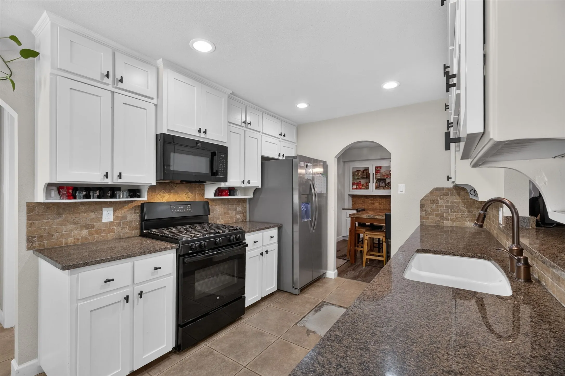 Single Family Residence For Sale in Tarrant County , 4509 Starlight Drive, Haltom City, Texas 76117, 3 Bedroom, 2 Bathroom, Garage spaces, 2,150 Sqft, built in 1963, mls#21360810, Real Estate Agent in Haltom City, Homes For Sale in Tarrant county, Homes For Sale in Haltom City, Realtor in Haltom City Texas, Real Estate Brokerage Independent Realty Texas, Luminita Cordes Realtor