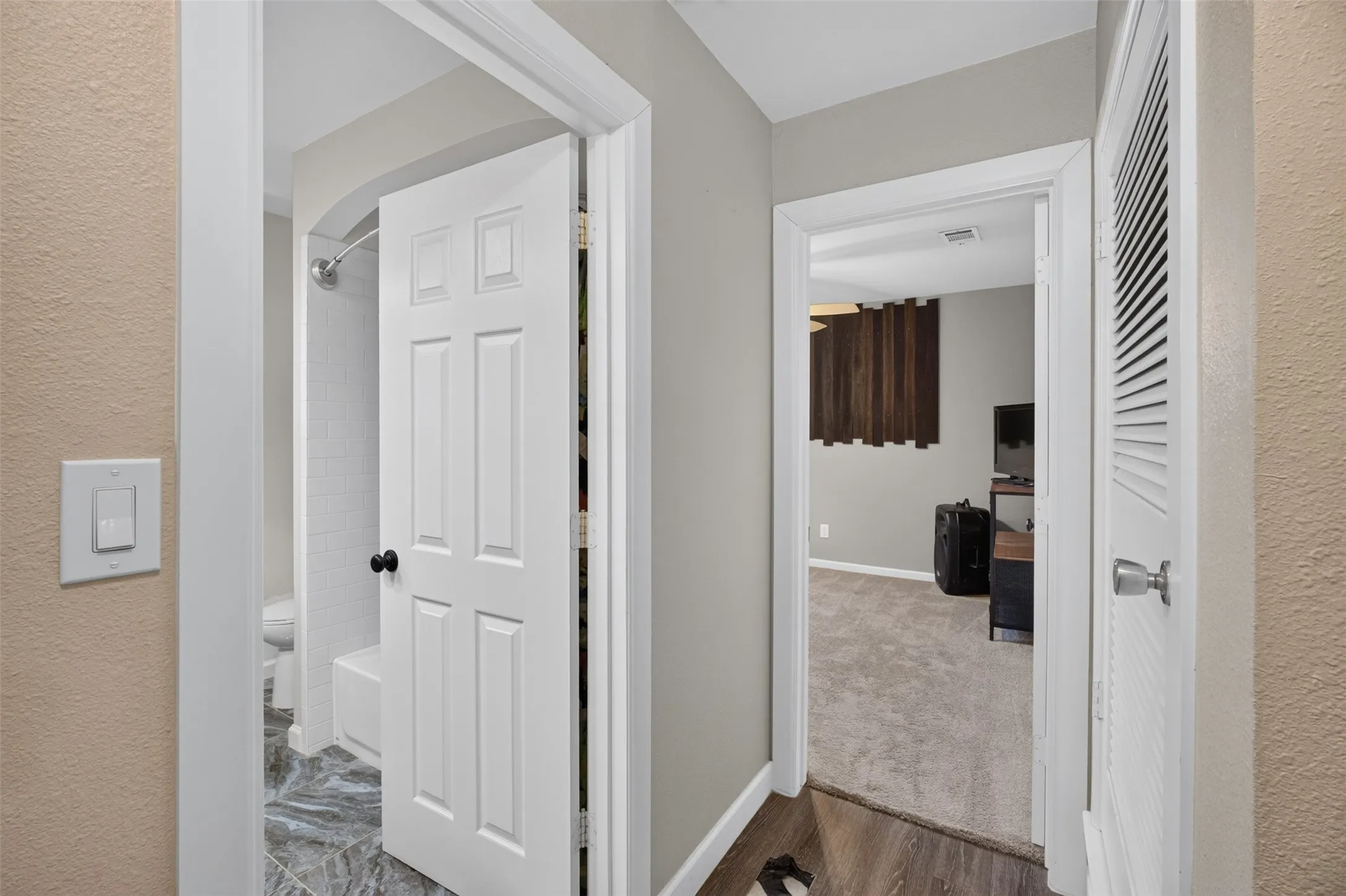 Single Family Residence For Sale in Tarrant County , 4509 Starlight Drive, Haltom City, Texas 76117, 3 Bedroom, 2 Bathroom, Garage spaces, 2,150 Sqft, built in 1963, mls#21360810, Real Estate Agent in Haltom City, Homes For Sale in Tarrant county, Homes For Sale in Haltom City, Realtor in Haltom City Texas, Real Estate Brokerage Independent Realty Texas, Luminita Cordes Realtor