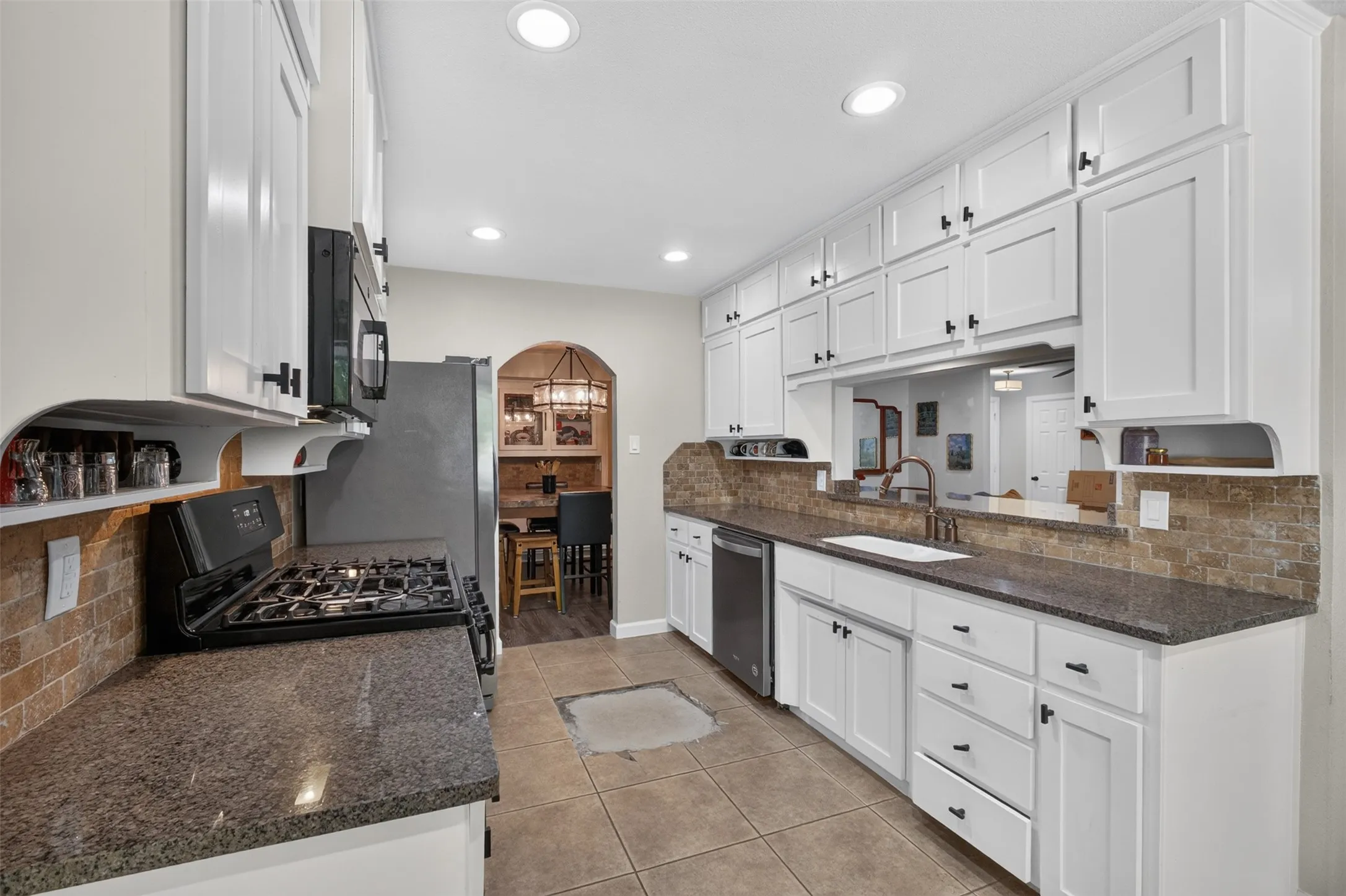 Single Family Residence For Sale in Tarrant County , 4509 Starlight Drive, Haltom City, Texas 76117, 3 Bedroom, 2 Bathroom, Garage spaces, 2,150 Sqft, built in 1963, mls#21360810, Real Estate Agent in Haltom City, Homes For Sale in Tarrant county, Homes For Sale in Haltom City, Realtor in Haltom City Texas, Real Estate Brokerage Independent Realty Texas, Luminita Cordes Realtor