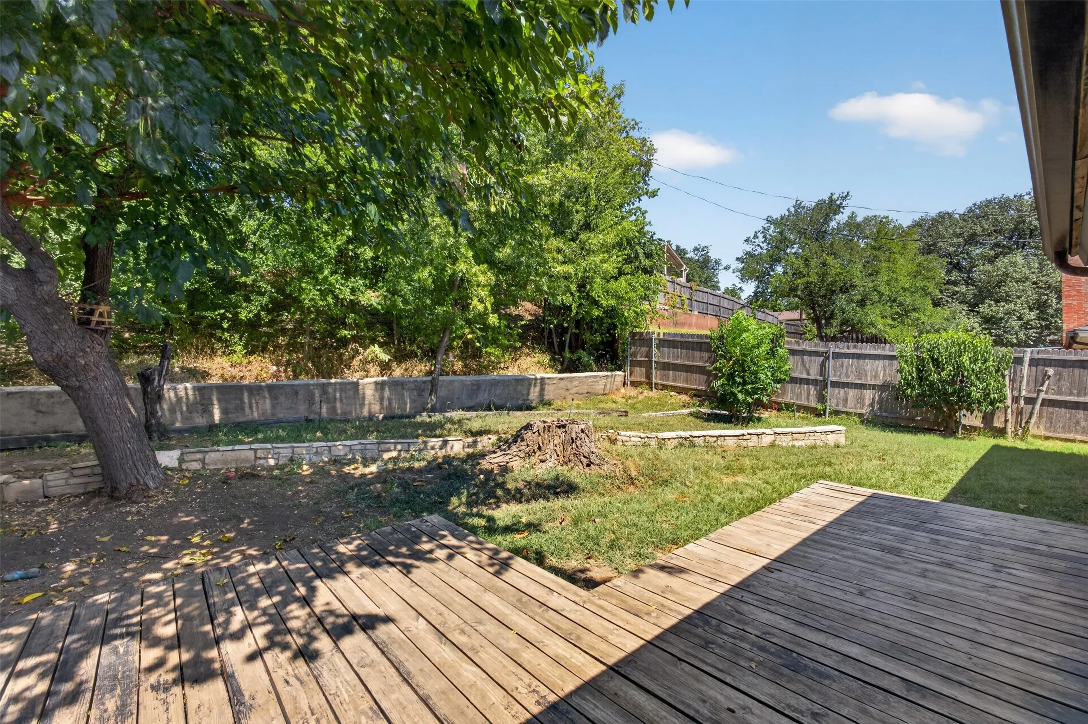 Single Family Residence For Sale in Tarrant County , 4509 Starlight Drive, Haltom City, Texas 76117, 3 Bedroom, 2 Bathroom, Garage spaces, 2,150 Sqft, built in 1963, mls#21360810, Real Estate Agent in Haltom City, Homes For Sale in Tarrant county, Homes For Sale in Haltom City, Realtor in Haltom City Texas, Real Estate Brokerage Independent Realty Texas, Luminita Cordes Realtor