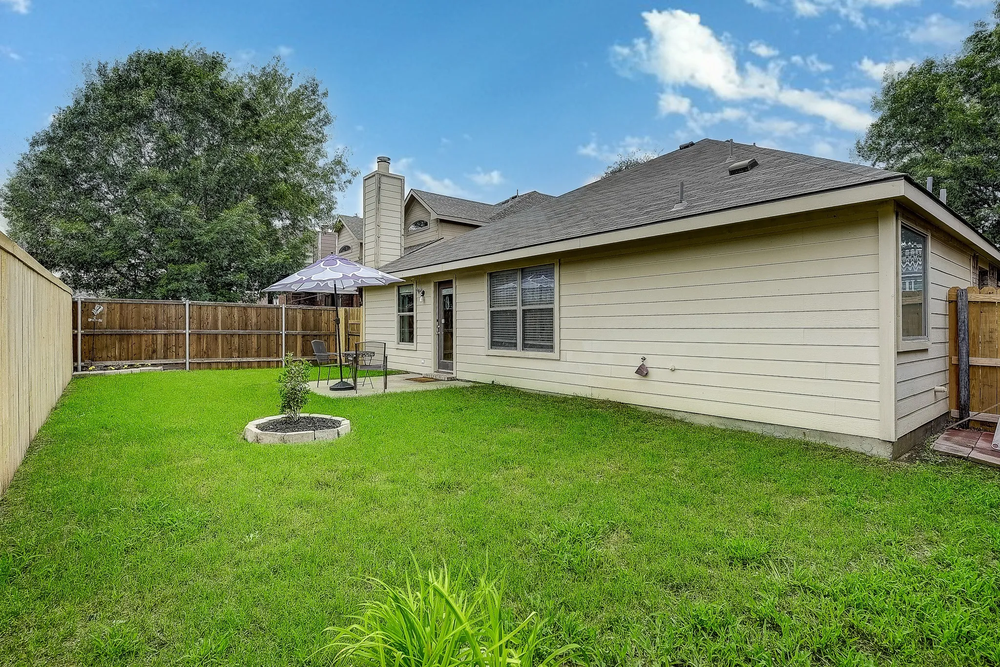 Single Family Residence For Sale in Collin County , 620 Cypress Hill Drive, Mc Kinney, Texas 75071, 3 Bedroom, 2 Bathroom, 2 Garage spaces, 1,726 Sqft, built in 2006, mls#21358949, Real Estate Agent in Mc Kinney, Homes For Sale in Collin county, Homes For Sale in Mc Kinney, Realtor in Mc Kinney Texas, Real Estate Brokerage Independent Realty Texas, Luminita Cordes Realtor