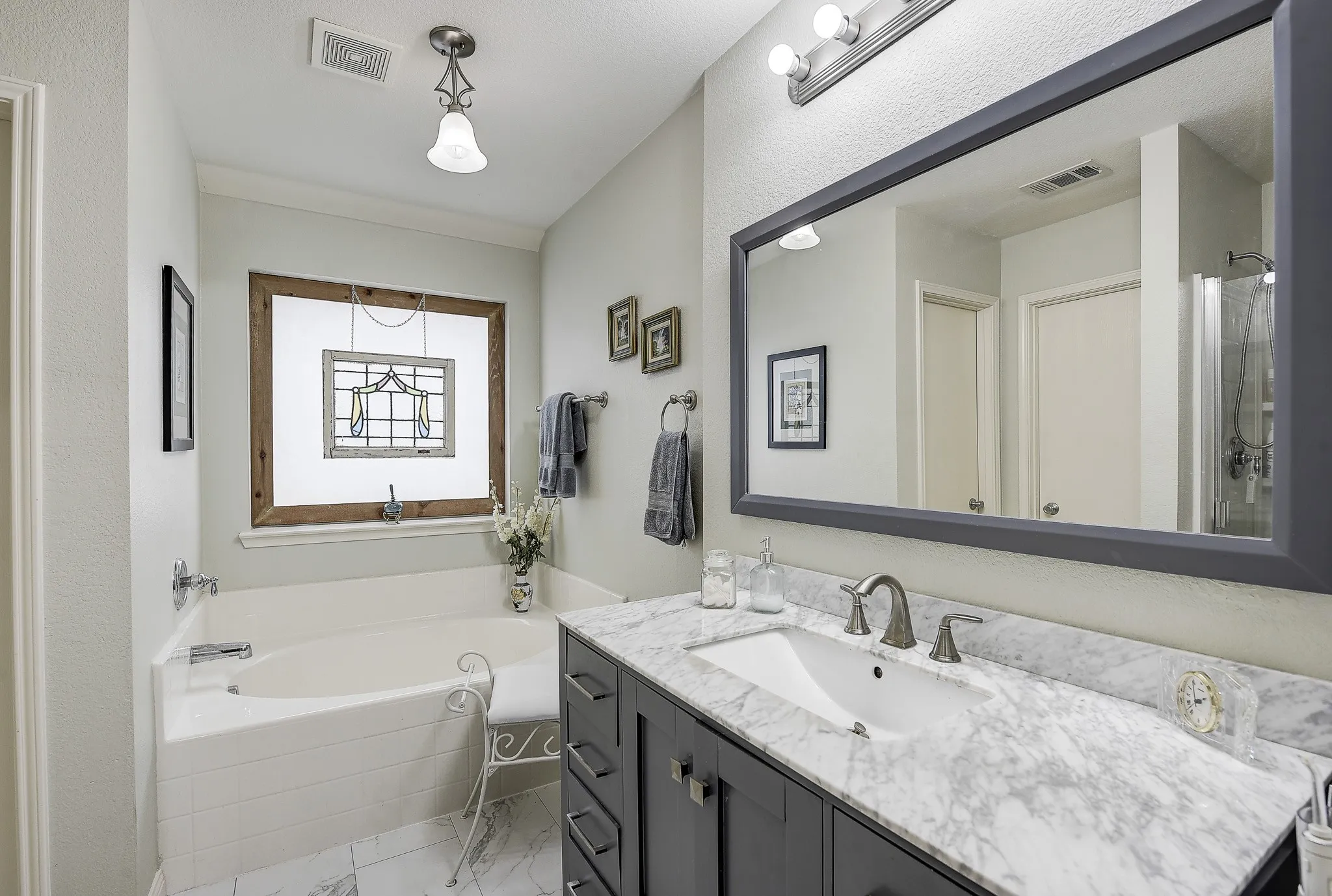Single Family Residence For Sale in Collin County , 620 Cypress Hill Drive, Mc Kinney, Texas 75071, 3 Bedroom, 2 Bathroom, 2 Garage spaces, 1,726 Sqft, built in 2006, mls#21358949, Real Estate Agent in Mc Kinney, Homes For Sale in Collin county, Homes For Sale in Mc Kinney, Realtor in Mc Kinney Texas, Real Estate Brokerage Independent Realty Texas, Luminita Cordes Realtor