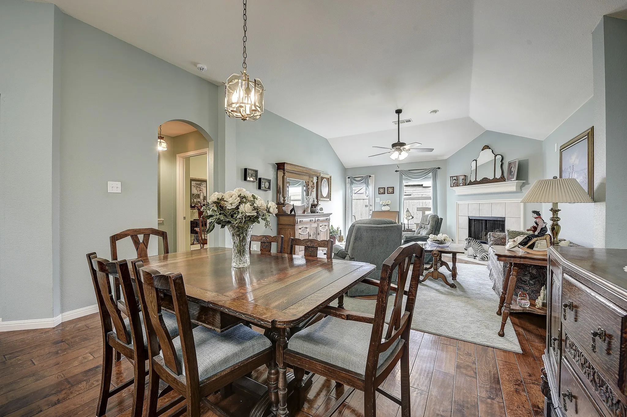 Single Family Residence For Sale in Collin County , 620 Cypress Hill Drive, Mc Kinney, Texas 75071, 3 Bedroom, 2 Bathroom, 2 Garage spaces, 1,726 Sqft, built in 2006, mls#21358949, Real Estate Agent in Mc Kinney, Homes For Sale in Collin county, Homes For Sale in Mc Kinney, Realtor in Mc Kinney Texas, Real Estate Brokerage Independent Realty Texas, Luminita Cordes Realtor