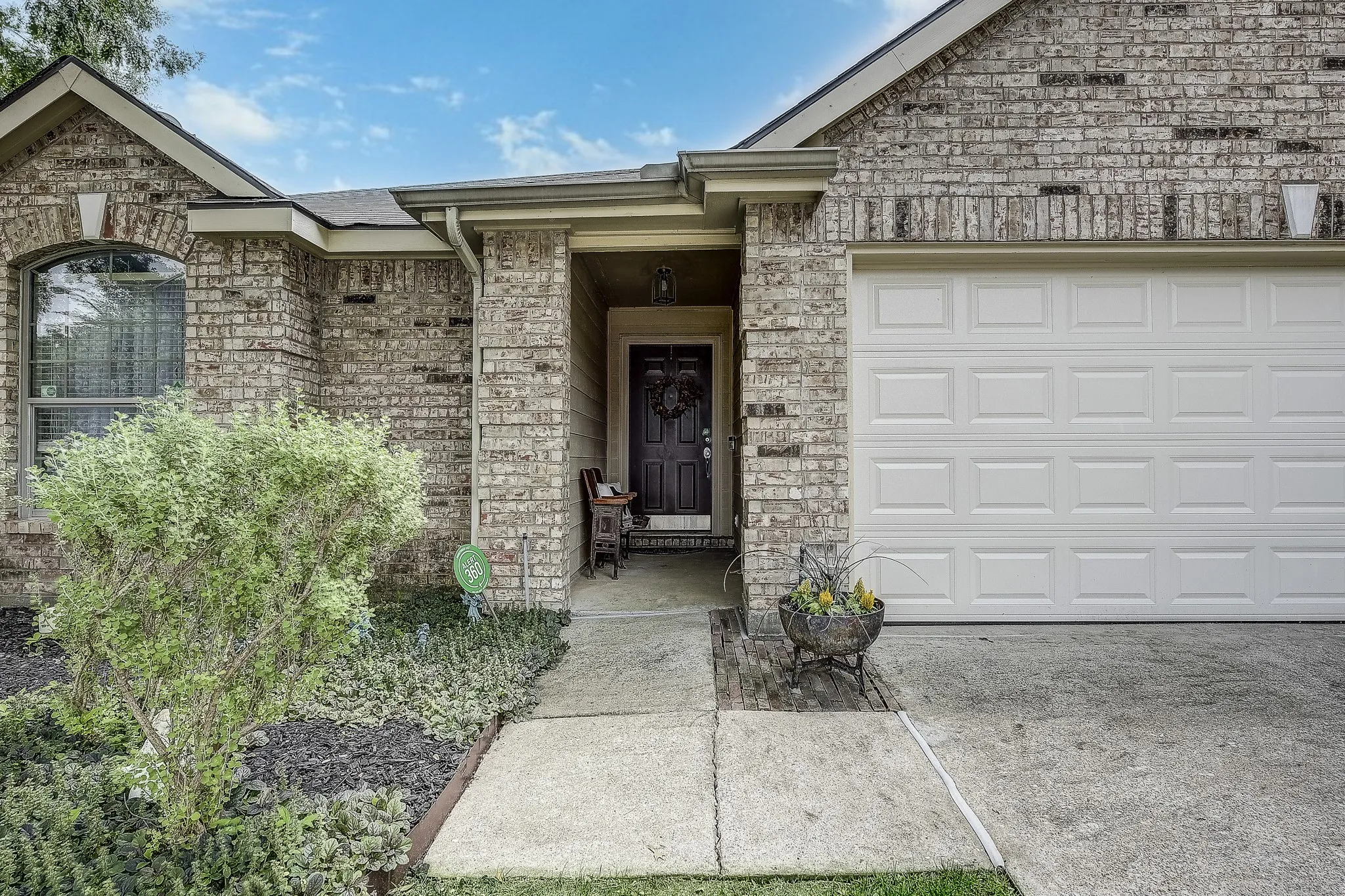 Single Family Residence For Sale in Collin County , 620 Cypress Hill Drive, Mc Kinney, Texas 75071, 3 Bedroom, 2 Bathroom, 2 Garage spaces, 1,726 Sqft, built in 2006, mls#21358949, Real Estate Agent in Mc Kinney, Homes For Sale in Collin county, Homes For Sale in Mc Kinney, Realtor in Mc Kinney Texas, Real Estate Brokerage Independent Realty Texas, Luminita Cordes Realtor