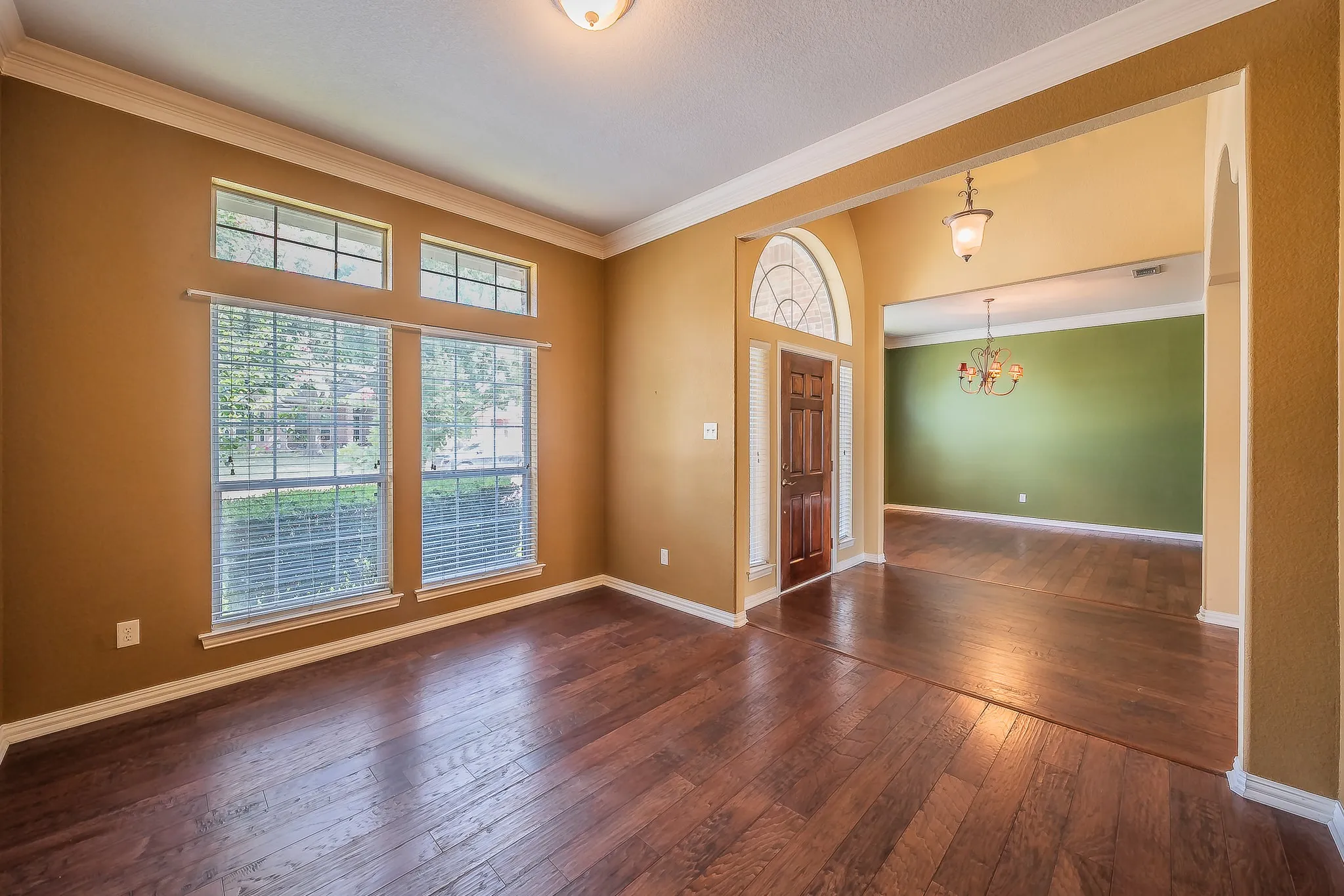 Single Family Residence For Sale in Tarrant County , 8152 Vine Wood Drive, North Richland Hills, Texas 76182, 3 Bedroom, 2 Bathroom, 2 Garage spaces, 2,251 Sqft, built in 1999, mls#21361099, Real Estate Agent in North Richland Hills, Homes For Sale in Tarrant county, Homes For Sale in North Richland Hills, Realtor in North Richland Hills Texas, Real Estate Brokerage Independent Realty Texas, Luminita Cordes Realtor