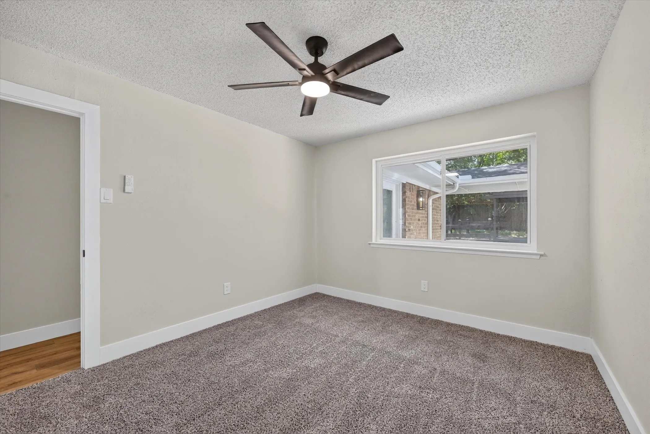 Single Family Residence For Sale in Denton County , 1450 Juniper Lane, Lewisville, Texas 75077, 4 Bedroom, 2 Bathroom, 2 Garage spaces, 2,090 Sqft, built in 1977, mls#21361179, Real Estate Agent in Lewisville, Homes For Sale in Denton county, Homes For Sale in Lewisville, Realtor in Lewisville Texas, Real Estate Brokerage Independent Realty Texas, Luminita Cordes Realtor