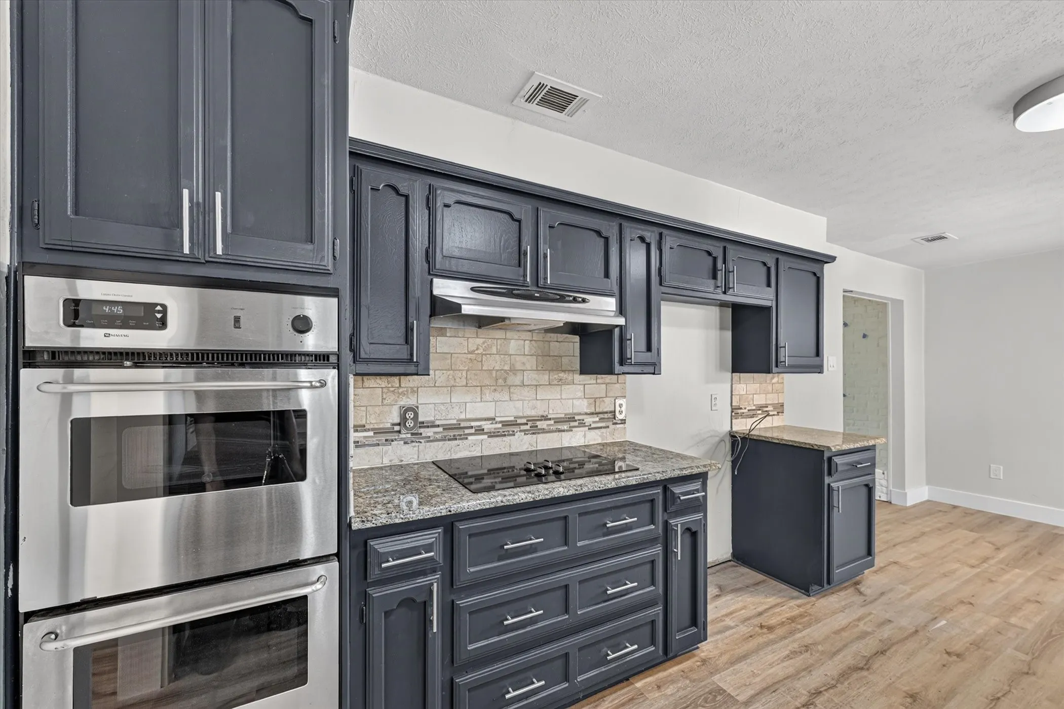 Single Family Residence For Sale in Denton County , 1450 Juniper Lane, Lewisville, Texas 75077, 4 Bedroom, 2 Bathroom, 2 Garage spaces, 2,090 Sqft, built in 1977, mls#21361179, Real Estate Agent in Lewisville, Homes For Sale in Denton county, Homes For Sale in Lewisville, Realtor in Lewisville Texas, Real Estate Brokerage Independent Realty Texas, Luminita Cordes Realtor