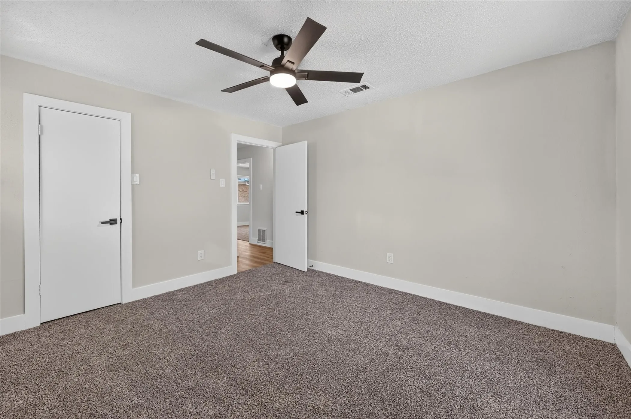 Single Family Residence For Sale in Denton County , 1450 Juniper Lane, Lewisville, Texas 75077, 4 Bedroom, 2 Bathroom, 2 Garage spaces, 2,090 Sqft, built in 1977, mls#21361179, Real Estate Agent in Lewisville, Homes For Sale in Denton county, Homes For Sale in Lewisville, Realtor in Lewisville Texas, Real Estate Brokerage Independent Realty Texas, Luminita Cordes Realtor