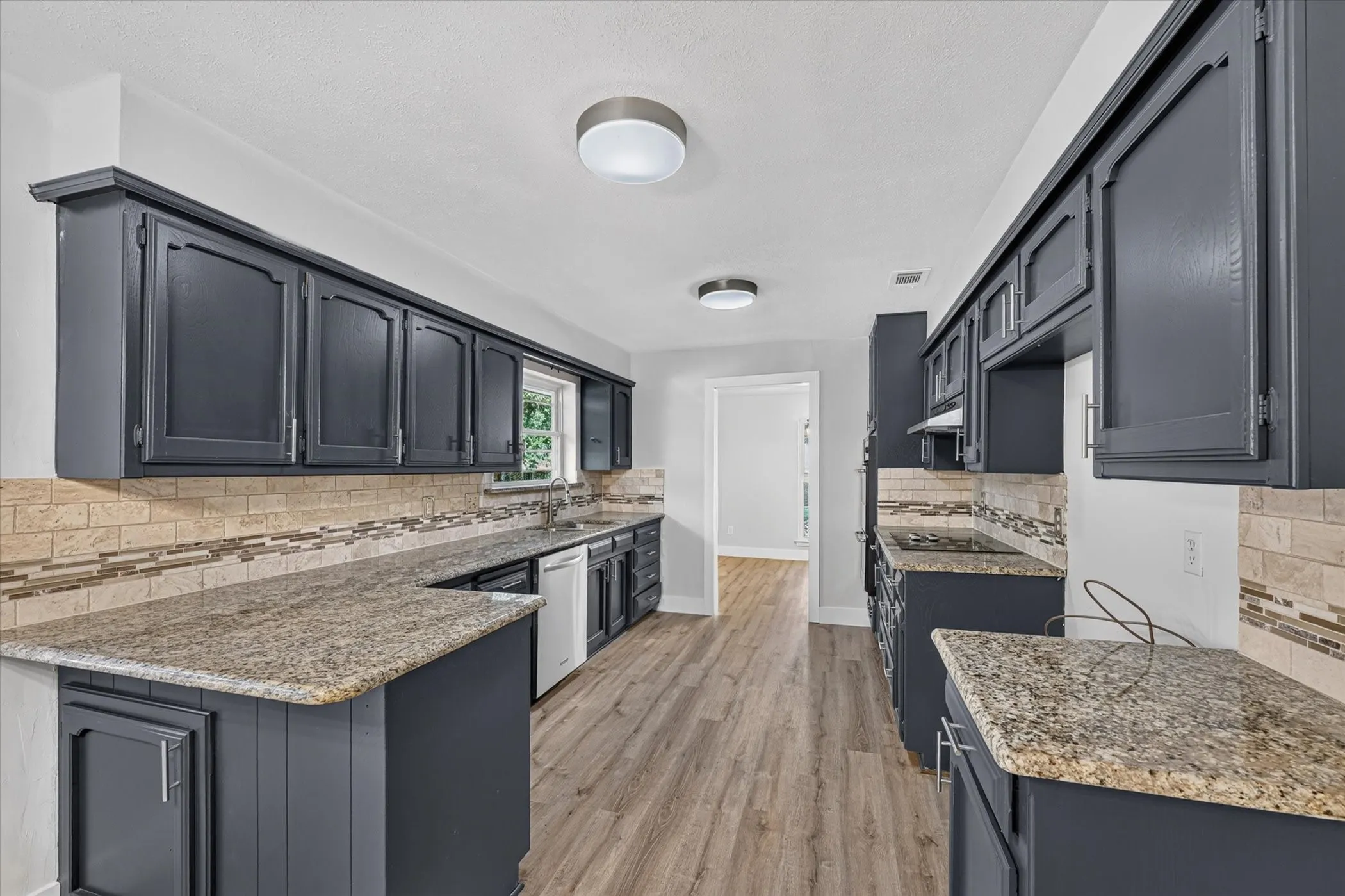 Single Family Residence For Sale in Denton County , 1450 Juniper Lane, Lewisville, Texas 75077, 4 Bedroom, 2 Bathroom, 2 Garage spaces, 2,090 Sqft, built in 1977, mls#21361179, Real Estate Agent in Lewisville, Homes For Sale in Denton county, Homes For Sale in Lewisville, Realtor in Lewisville Texas, Real Estate Brokerage Independent Realty Texas, Luminita Cordes Realtor