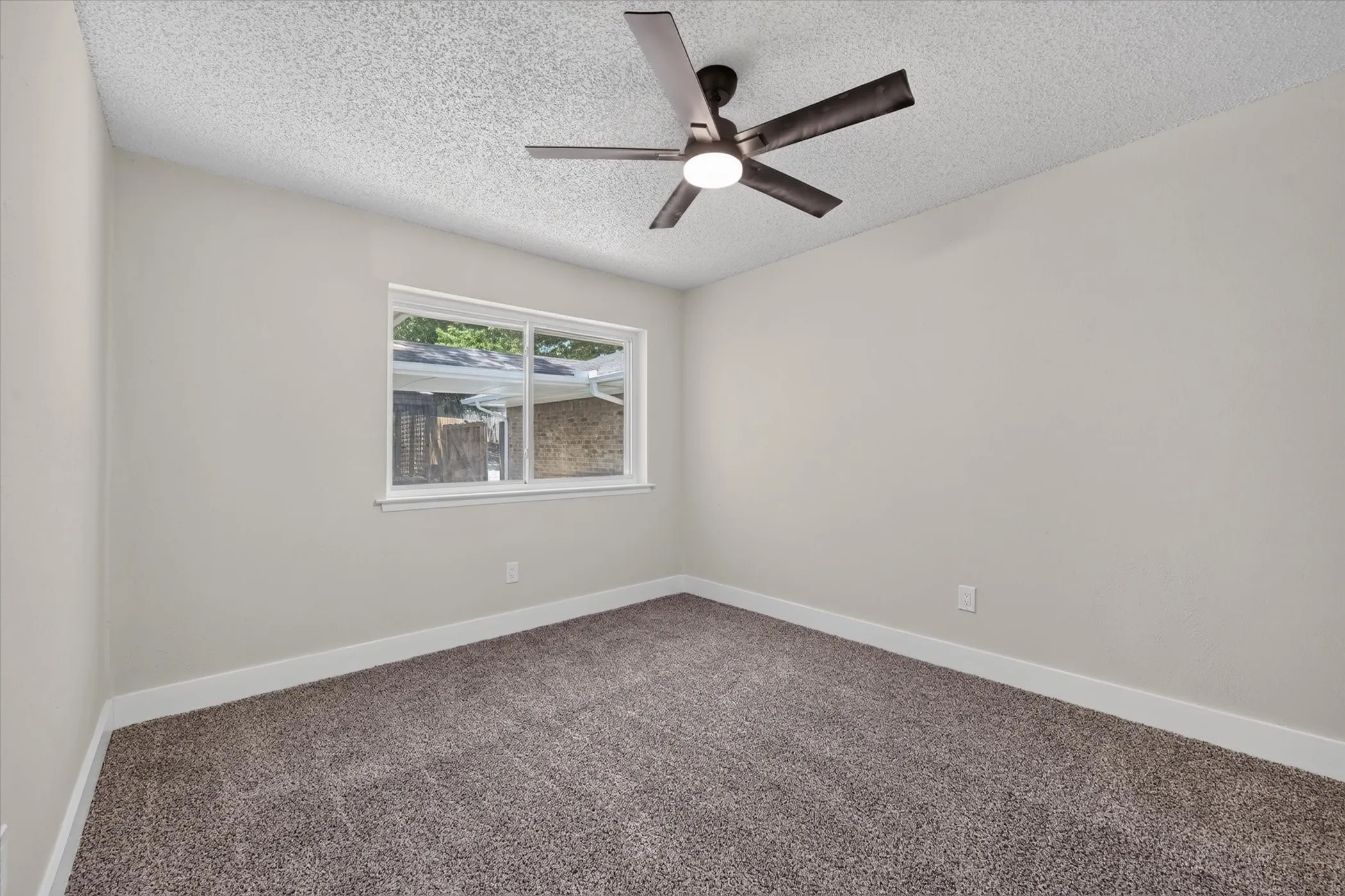 Single Family Residence For Sale in Denton County , 1450 Juniper Lane, Lewisville, Texas 75077, 4 Bedroom, 2 Bathroom, 2 Garage spaces, 2,090 Sqft, built in 1977, mls#21361179, Real Estate Agent in Lewisville, Homes For Sale in Denton county, Homes For Sale in Lewisville, Realtor in Lewisville Texas, Real Estate Brokerage Independent Realty Texas, Luminita Cordes Realtor