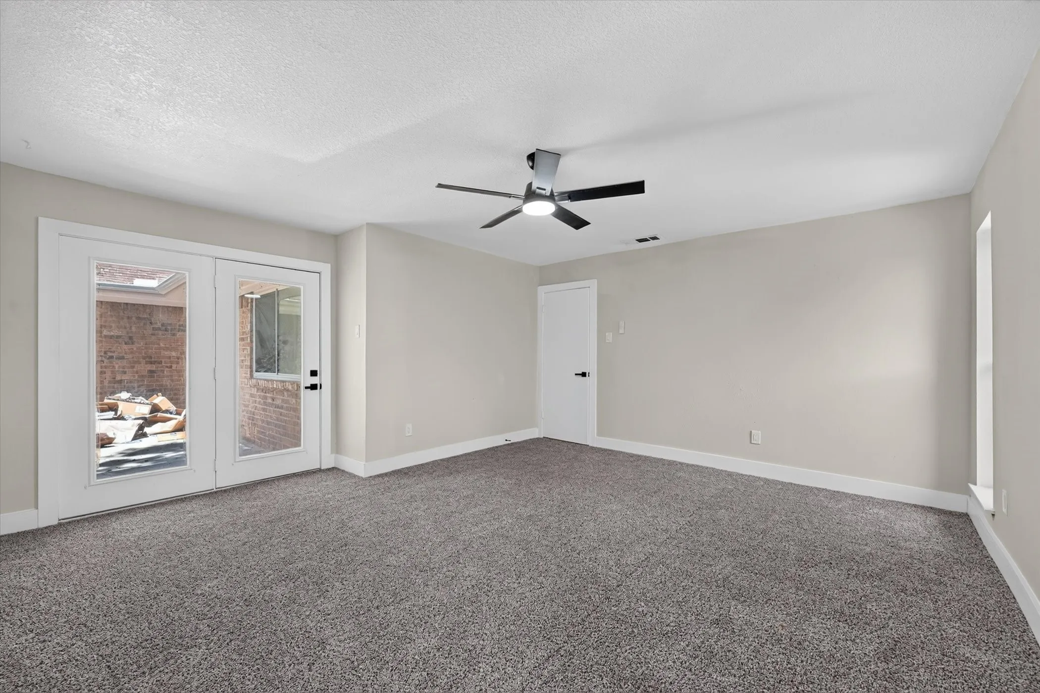 Single Family Residence For Sale in Denton County , 1450 Juniper Lane, Lewisville, Texas 75077, 4 Bedroom, 2 Bathroom, 2 Garage spaces, 2,090 Sqft, built in 1977, mls#21361179, Real Estate Agent in Lewisville, Homes For Sale in Denton county, Homes For Sale in Lewisville, Realtor in Lewisville Texas, Real Estate Brokerage Independent Realty Texas, Luminita Cordes Realtor