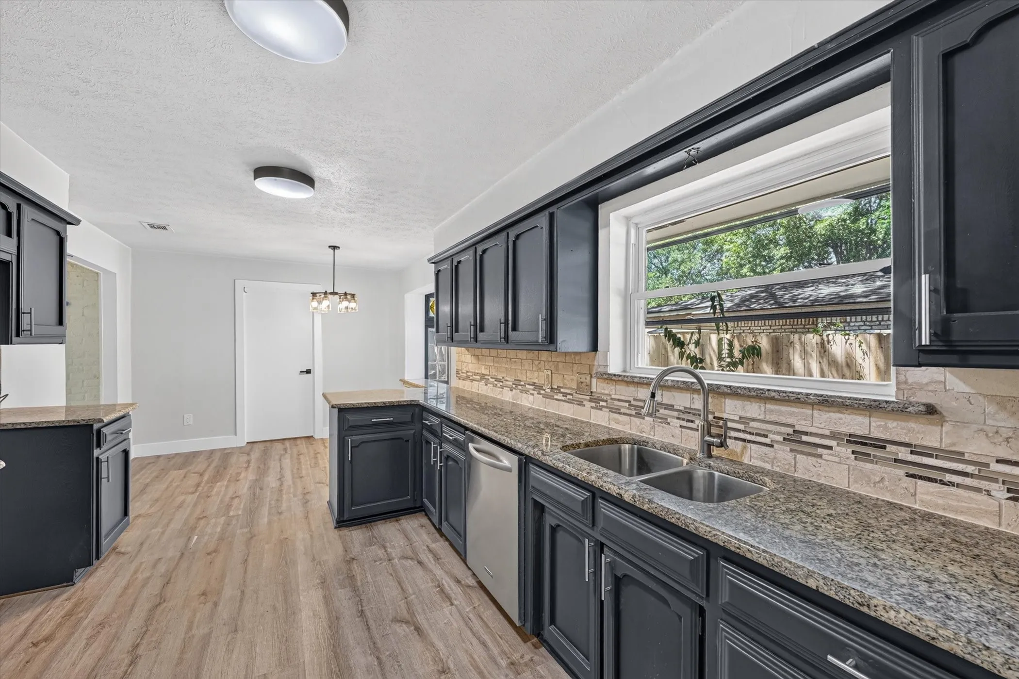 Single Family Residence For Sale in Denton County , 1450 Juniper Lane, Lewisville, Texas 75077, 4 Bedroom, 2 Bathroom, 2 Garage spaces, 2,090 Sqft, built in 1977, mls#21361179, Real Estate Agent in Lewisville, Homes For Sale in Denton county, Homes For Sale in Lewisville, Realtor in Lewisville Texas, Real Estate Brokerage Independent Realty Texas, Luminita Cordes Realtor