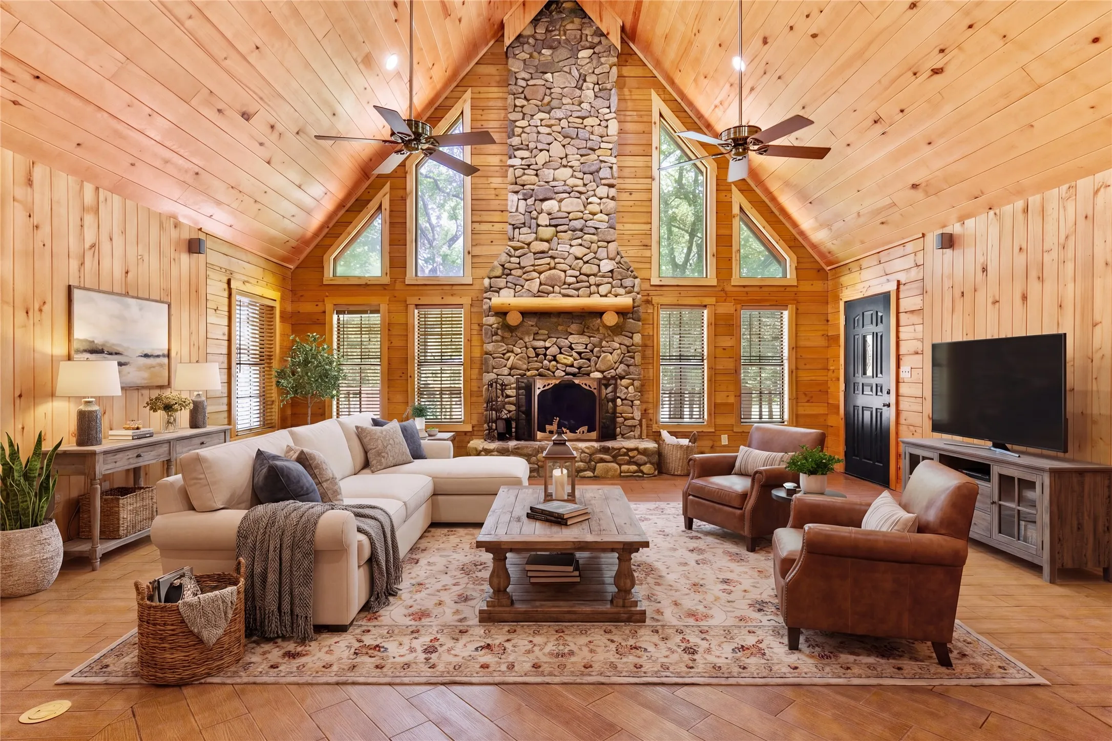 Single Family Residence For Sale in Rains County , 1147 Rs County Road 3503, Emory, Texas 75440, 4 Bedroom, 4 Bathroom, Garage spaces, 2,324 Sqft, built in 2001, mls#21361183, Real Estate Agent in Emory, Homes For Sale in Rains county, Homes For Sale in Emory, Realtor in Emory Texas, Real Estate Brokerage Independent Realty Texas, Luminita Cordes Realtor