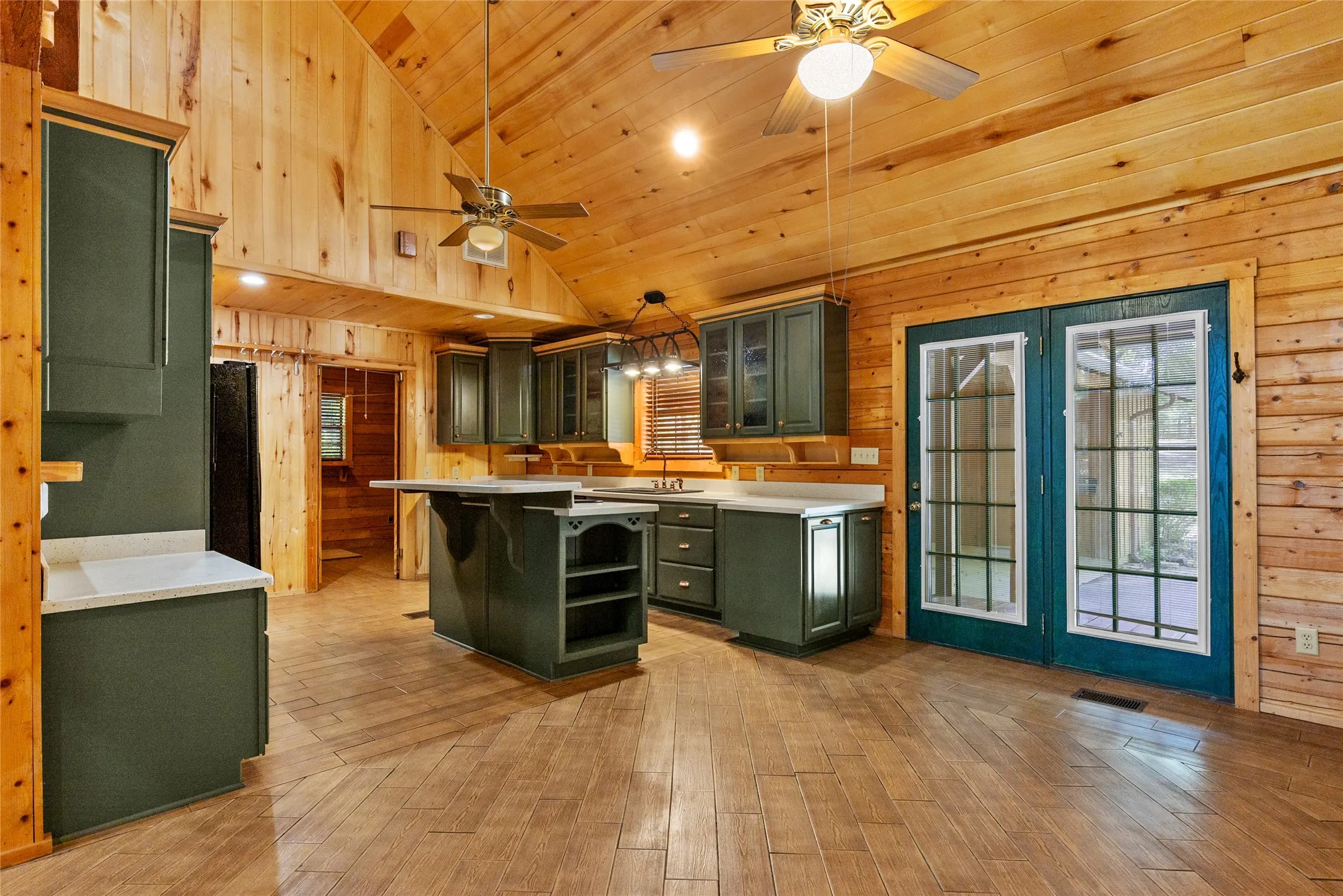 Single Family Residence For Sale in Rains County , 1147 Rs County Road 3503, Emory, Texas 75440, 4 Bedroom, 4 Bathroom, Garage spaces, 2,324 Sqft, built in 2001, mls#21361183, Real Estate Agent in Emory, Homes For Sale in Rains county, Homes For Sale in Emory, Realtor in Emory Texas, Real Estate Brokerage Independent Realty Texas, Luminita Cordes Realtor