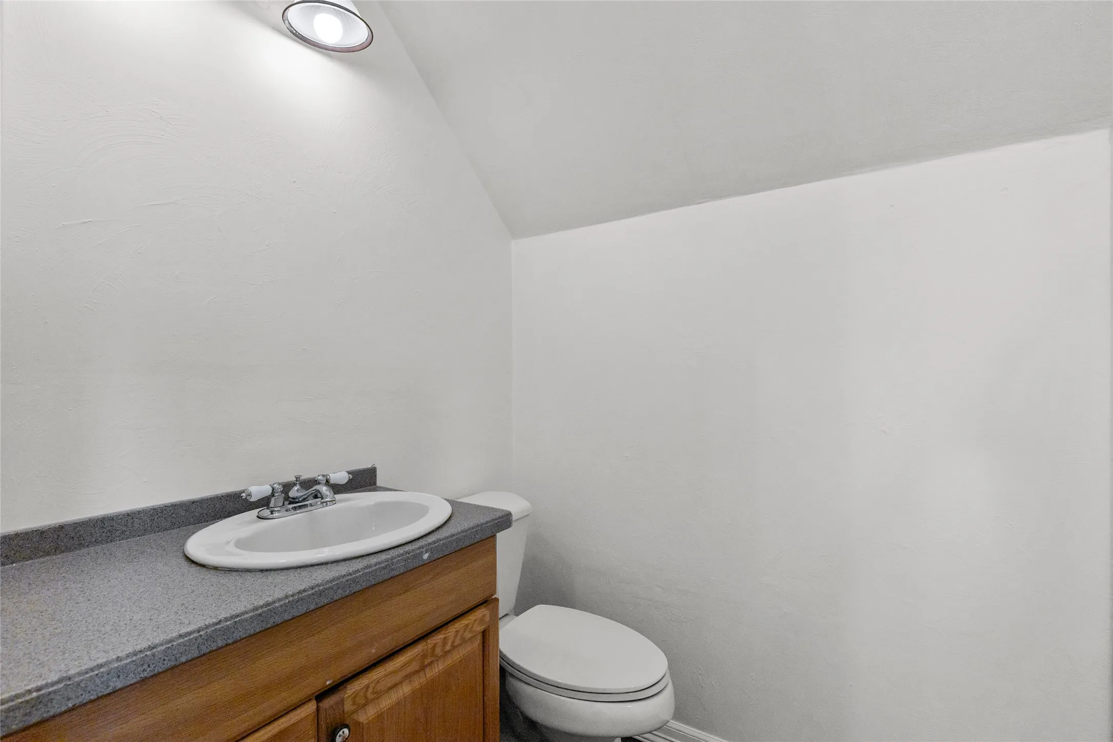 Single Family Residence For Sale in Rains County , 1147 Rs County Road 3503, Emory, Texas 75440, 4 Bedroom, 4 Bathroom, Garage spaces, 2,324 Sqft, built in 2001, mls#21361183, Real Estate Agent in Emory, Homes For Sale in Rains county, Homes For Sale in Emory, Realtor in Emory Texas, Real Estate Brokerage Independent Realty Texas, Luminita Cordes Realtor