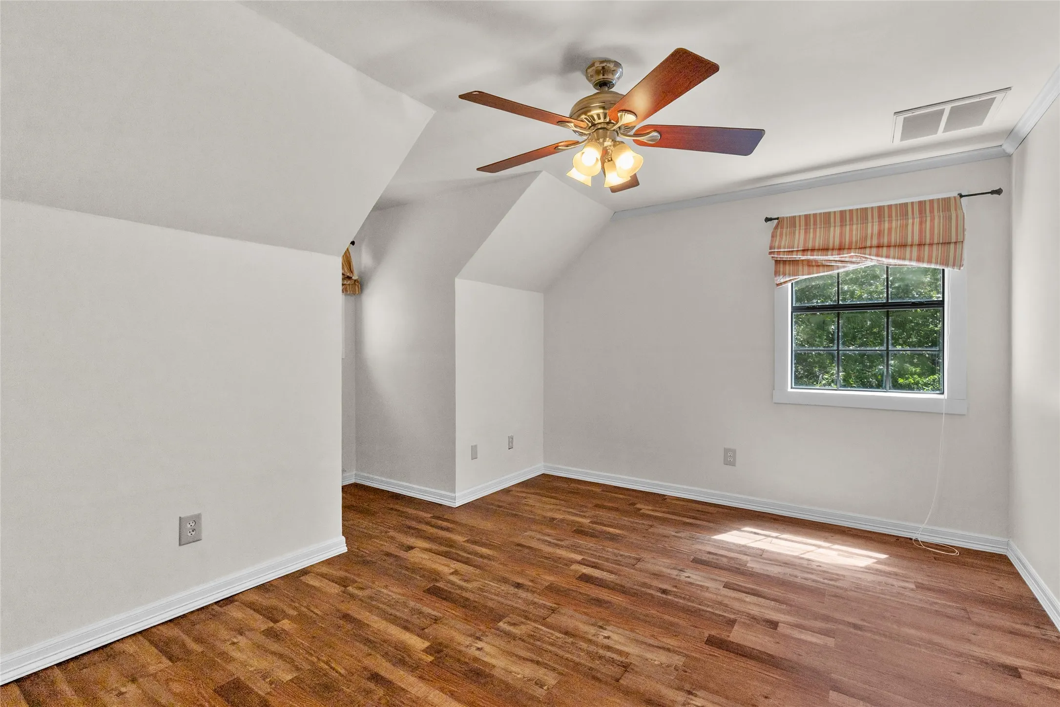 Single Family Residence For Sale in Rains County , 1147 Rs County Road 3503, Emory, Texas 75440, 4 Bedroom, 4 Bathroom, Garage spaces, 2,324 Sqft, built in 2001, mls#21361183, Real Estate Agent in Emory, Homes For Sale in Rains county, Homes For Sale in Emory, Realtor in Emory Texas, Real Estate Brokerage Independent Realty Texas, Luminita Cordes Realtor