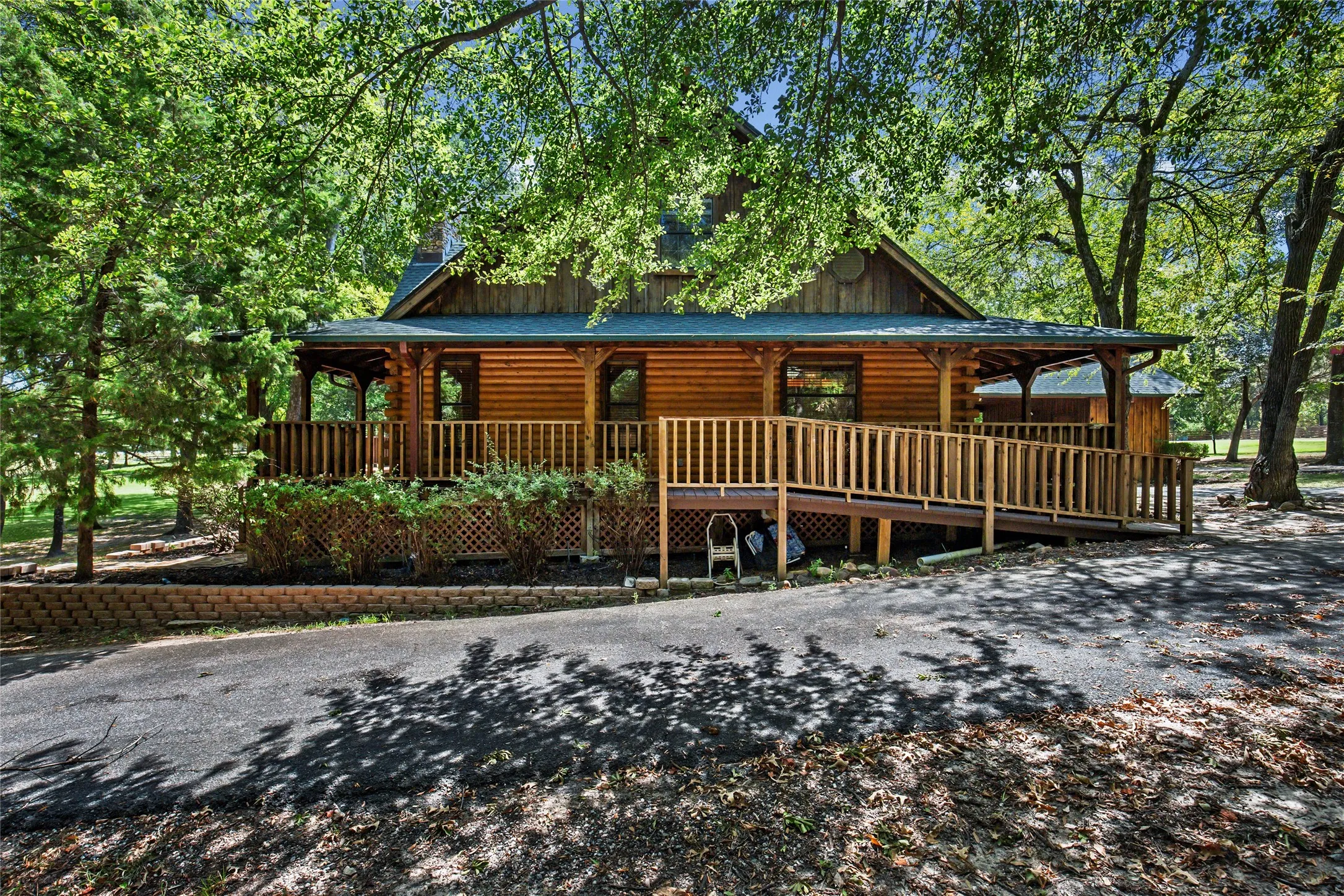 Single Family Residence For Sale in Rains County , 1147 Rs County Road 3503, Emory, Texas 75440, 4 Bedroom, 4 Bathroom, Garage spaces, 2,324 Sqft, built in 2001, mls#21361183, Real Estate Agent in Emory, Homes For Sale in Rains county, Homes For Sale in Emory, Realtor in Emory Texas, Real Estate Brokerage Independent Realty Texas, Luminita Cordes Realtor