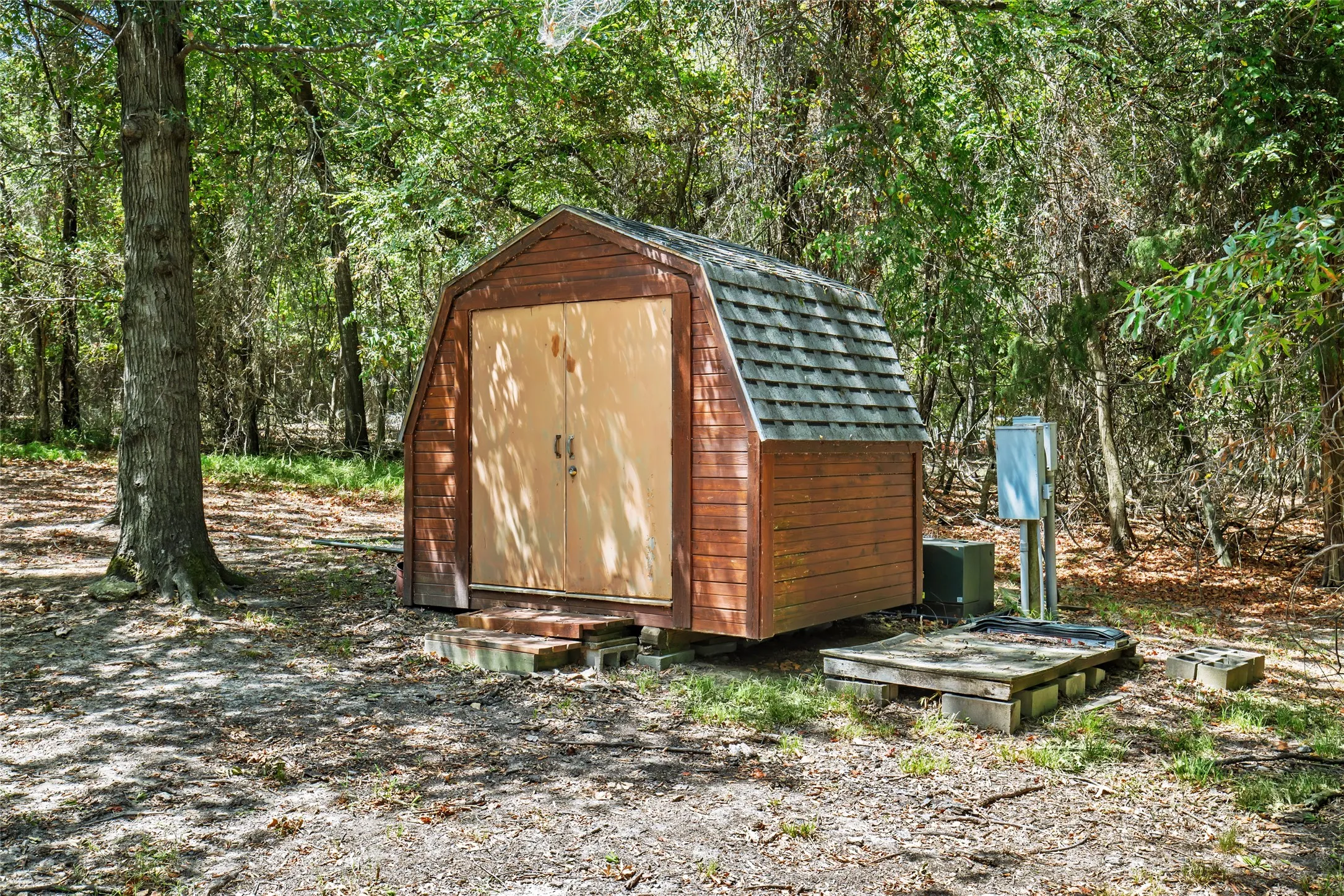 Single Family Residence For Sale in Rains County , 1147 Rs County Road 3503, Emory, Texas 75440, 4 Bedroom, 4 Bathroom, Garage spaces, 2,324 Sqft, built in 2001, mls#21361183, Real Estate Agent in Emory, Homes For Sale in Rains county, Homes For Sale in Emory, Realtor in Emory Texas, Real Estate Brokerage Independent Realty Texas, Luminita Cordes Realtor