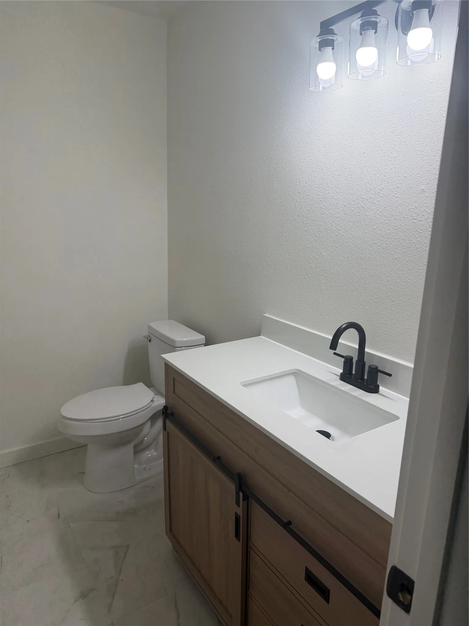 Single Family Residence For Sale in Wise County , 102 S Sendero Drive, Decatur, Texas 76234, 3 Bedroom, 2 Bathroom, 2 Garage spaces, 1,460 Sqft, built in 1991, mls#21361185, Real Estate Agent in Decatur, Homes For Sale in Wise county, Homes For Sale in Decatur, Realtor in Decatur Texas, Real Estate Brokerage Independent Realty Texas, Luminita Cordes Realtor