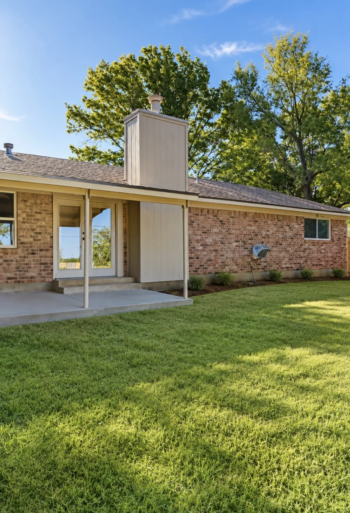 Single Family Residence For Sale in Wise County , 102 S Sendero Drive, Decatur, Texas 76234, 3 Bedroom, 2 Bathroom, 2 Garage spaces, 1,460 Sqft, built in 1991, mls#21361185, Real Estate Agent in Decatur, Homes For Sale in Wise county, Homes For Sale in Decatur, Realtor in Decatur Texas, Real Estate Brokerage Independent Realty Texas, Luminita Cordes Realtor
