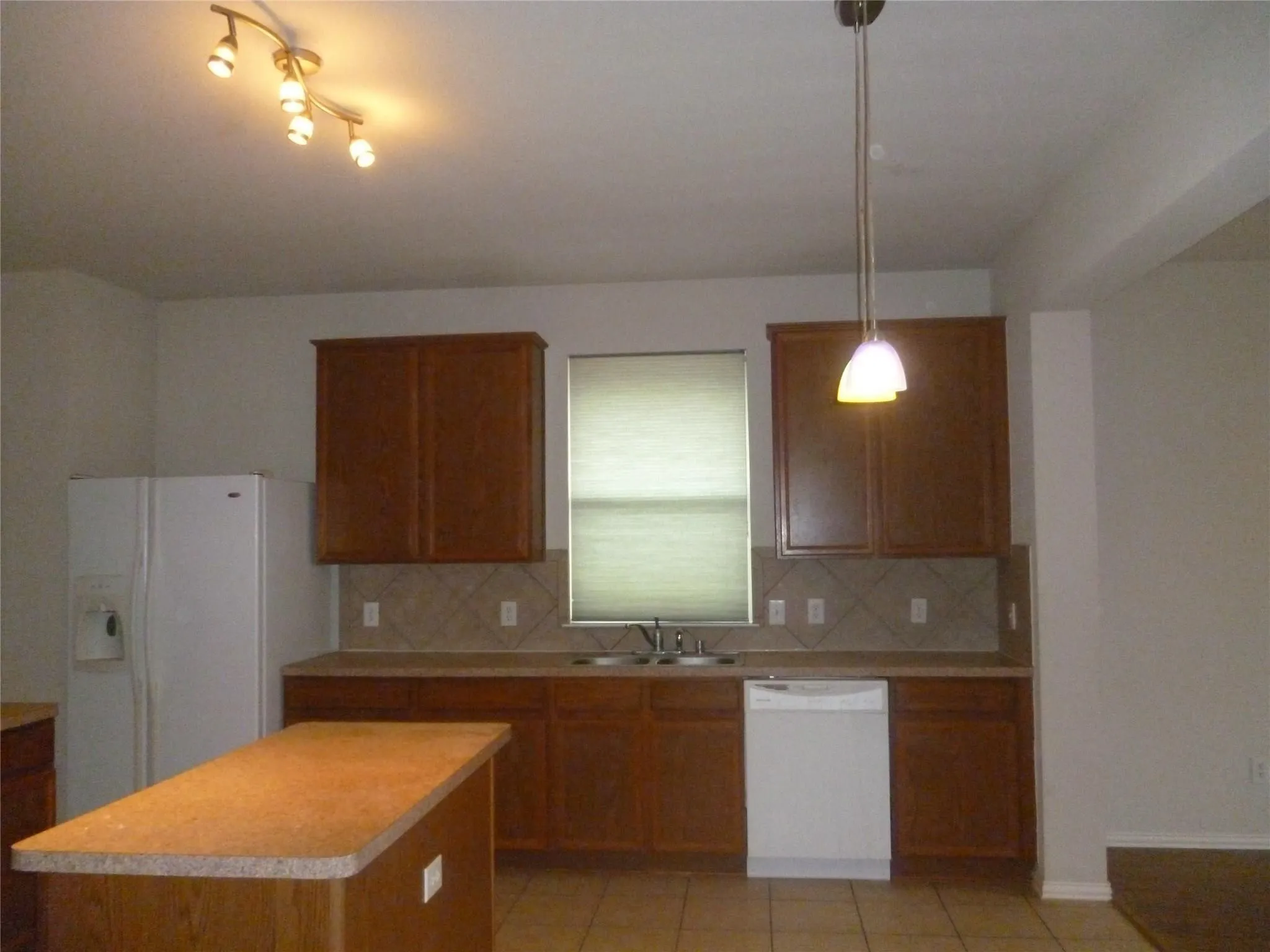 Single Family Residence For Rent in Collin County , 3407 Melvin Drive, Wylie, Texas 75098, 3 Bedroom, 2 Bathroom, 2 Garage spaces, 2,023 Sqft, built in 2004, mls#21361186, Real Estate Agent in Wylie, Homes For Rent in Collin county, Homes For Rent in Wylie, Realtor in Wylie Texas, Real Estate Brokerage Independent Realty Texas, Luminita Cordes Realtor