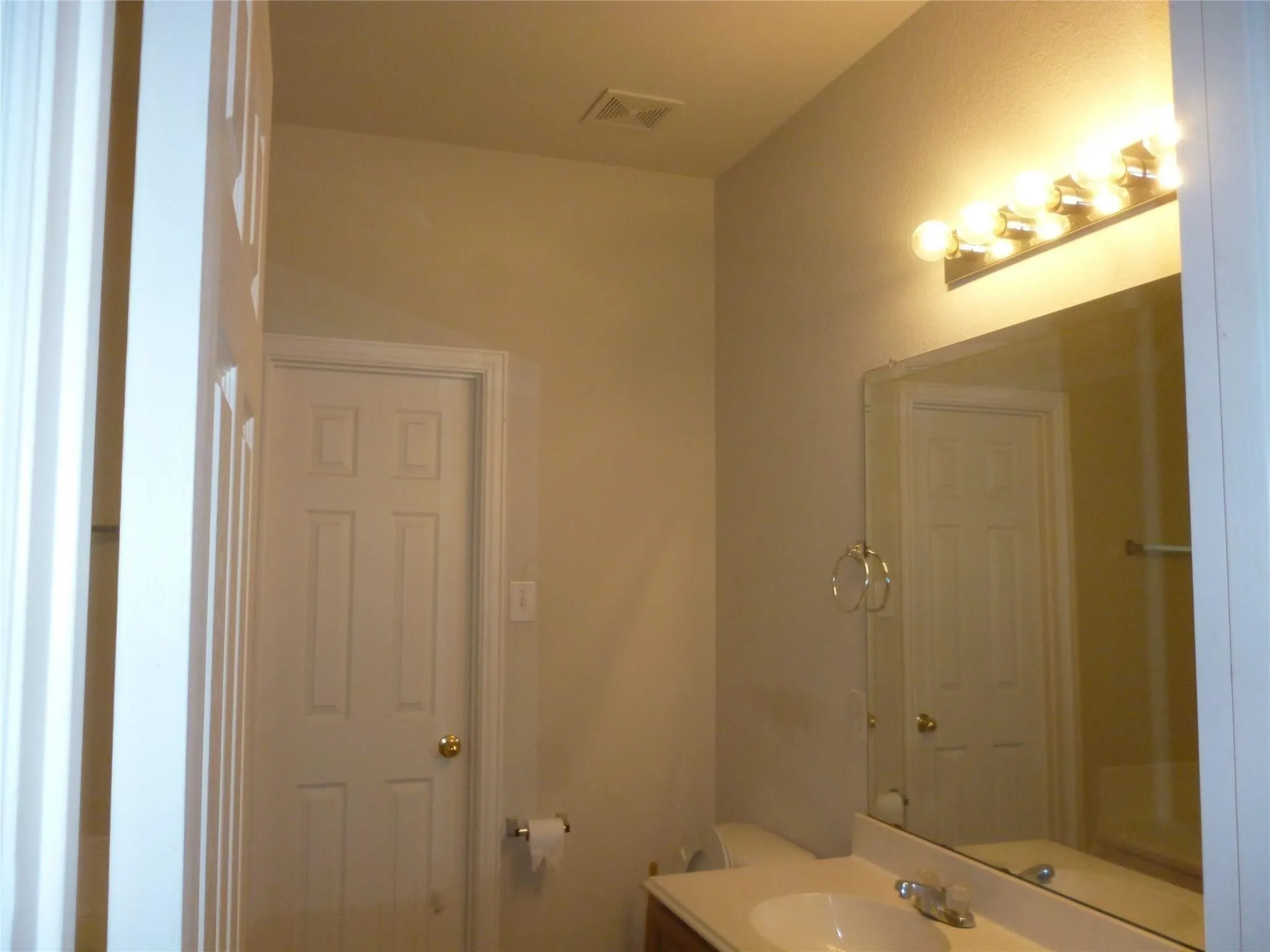 Single Family Residence For Rent in Collin County , 3407 Melvin Drive, Wylie, Texas 75098, 3 Bedroom, 2 Bathroom, 2 Garage spaces, 2,023 Sqft, built in 2004, mls#21361186, Real Estate Agent in Wylie, Homes For Rent in Collin county, Homes For Rent in Wylie, Realtor in Wylie Texas, Real Estate Brokerage Independent Realty Texas, Luminita Cordes Realtor