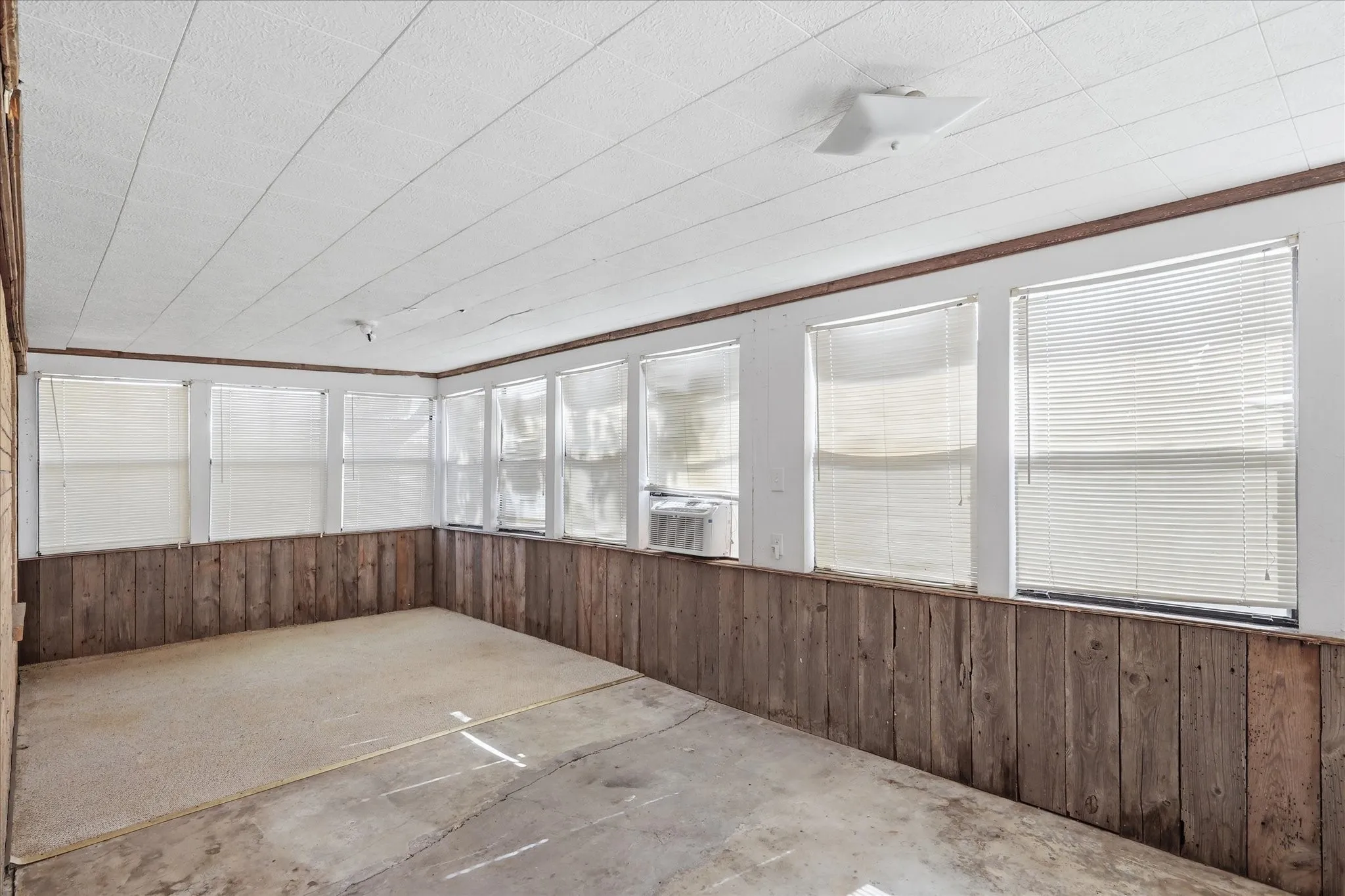 Single Family Residence For Sale in Denton County , 10138 Terrace Road, Sanger, Texas 76266, 3 Bedroom, 2 Bathroom, 1 Garage spaces, 1,488 Sqft, built in 1977, mls#21360203, Real Estate Agent in Sanger, Homes For Sale in Denton county, Homes For Sale in Sanger, Realtor in Sanger Texas, Real Estate Brokerage Independent Realty Texas, Luminita Cordes Realtor