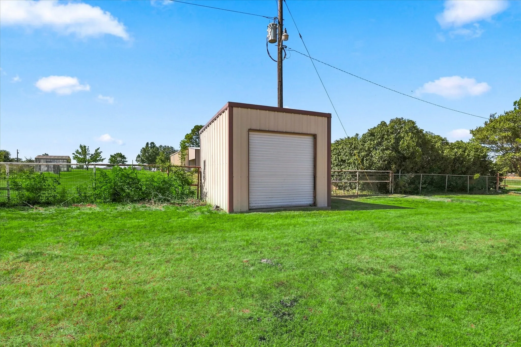 Single Family Residence For Sale in Denton County , 10138 Terrace Road, Sanger, Texas 76266, 3 Bedroom, 2 Bathroom, 1 Garage spaces, 1,488 Sqft, built in 1977, mls#21360203, Real Estate Agent in Sanger, Homes For Sale in Denton county, Homes For Sale in Sanger, Realtor in Sanger Texas, Real Estate Brokerage Independent Realty Texas, Luminita Cordes Realtor