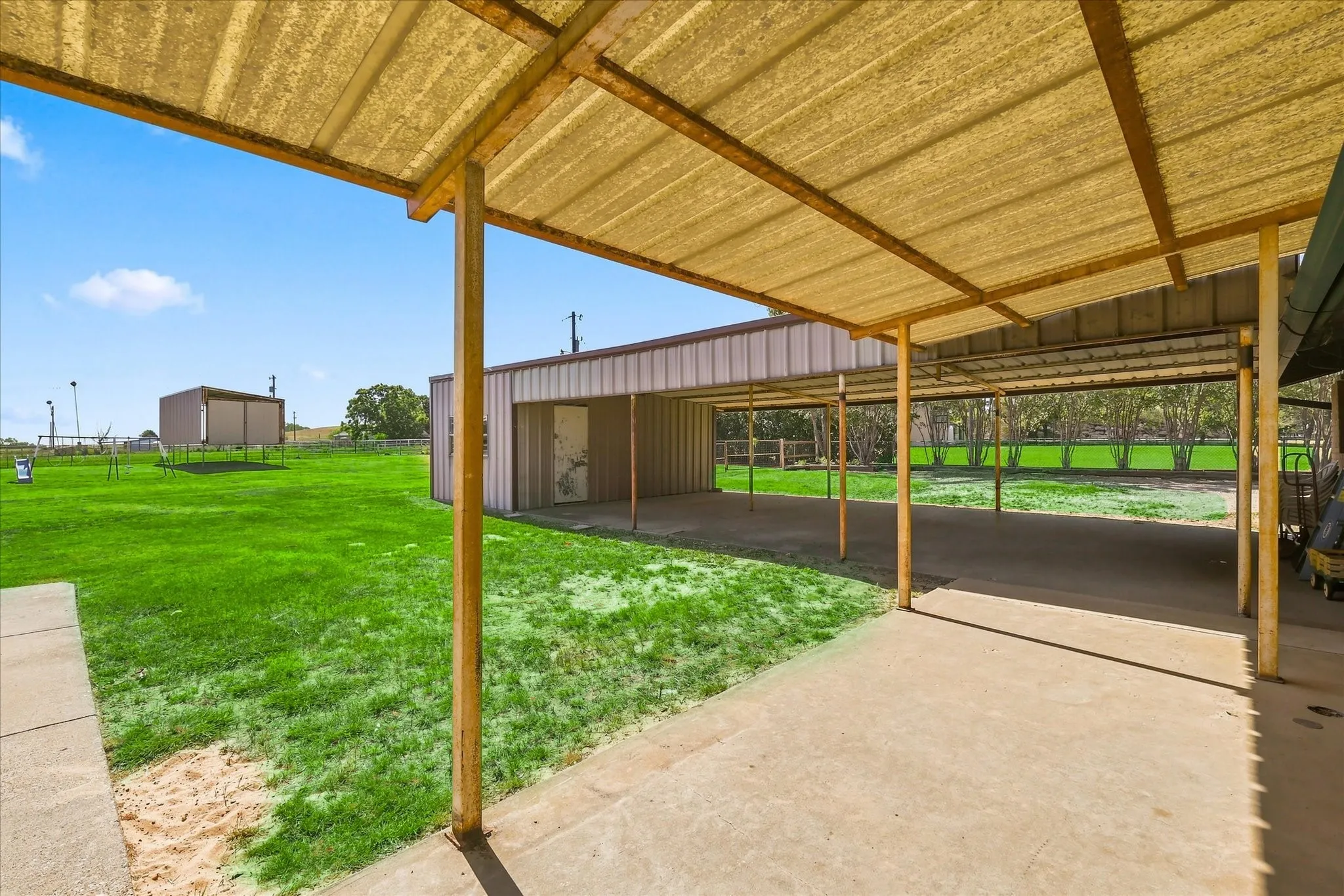 Single Family Residence For Sale in Denton County , 10138 Terrace Road, Sanger, Texas 76266, 3 Bedroom, 2 Bathroom, 1 Garage spaces, 1,488 Sqft, built in 1977, mls#21360203, Real Estate Agent in Sanger, Homes For Sale in Denton county, Homes For Sale in Sanger, Realtor in Sanger Texas, Real Estate Brokerage Independent Realty Texas, Luminita Cordes Realtor