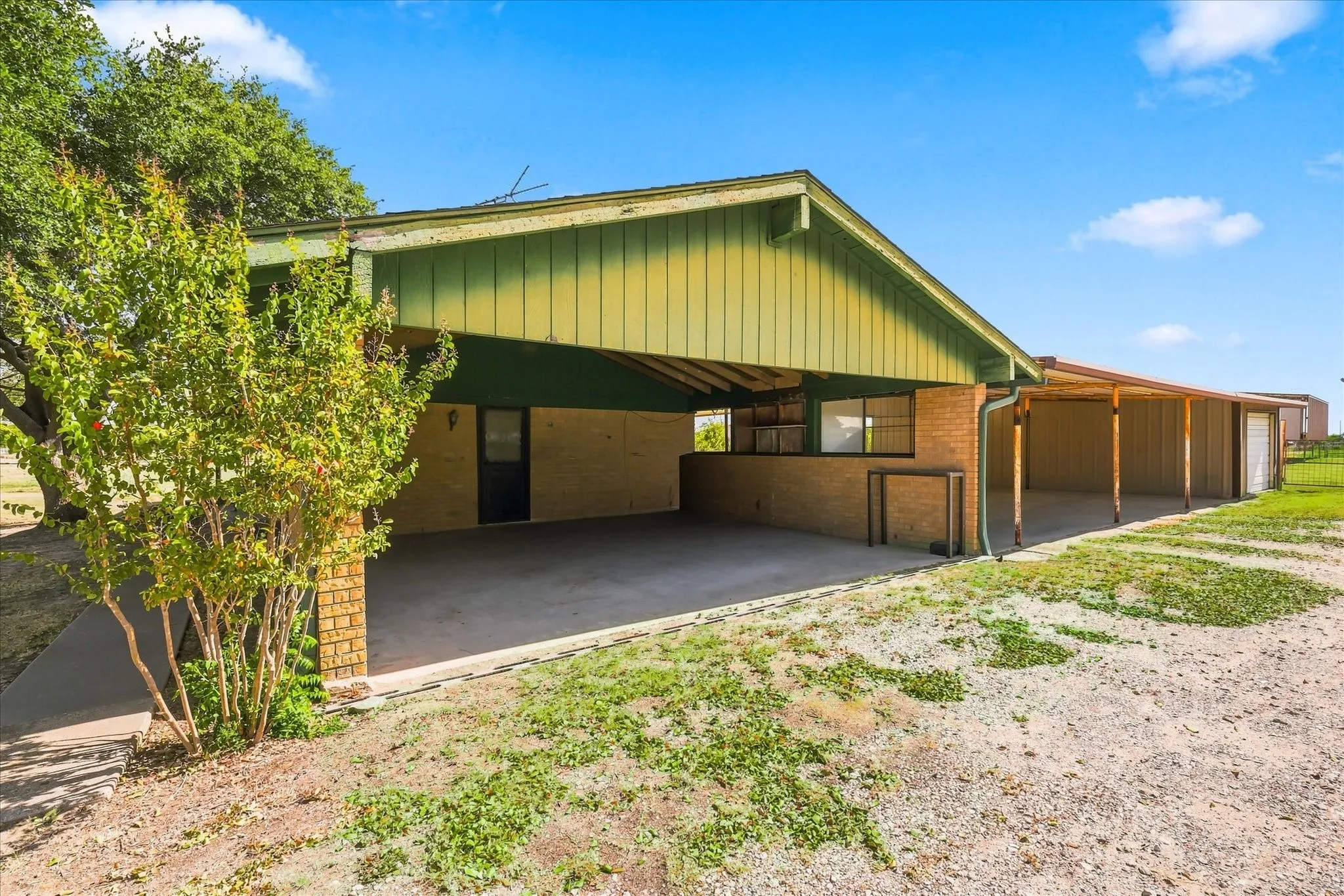 Single Family Residence For Sale in Denton County , 10138 Terrace Road, Sanger, Texas 76266, 3 Bedroom, 2 Bathroom, 1 Garage spaces, 1,488 Sqft, built in 1977, mls#21360203, Real Estate Agent in Sanger, Homes For Sale in Denton county, Homes For Sale in Sanger, Realtor in Sanger Texas, Real Estate Brokerage Independent Realty Texas, Luminita Cordes Realtor