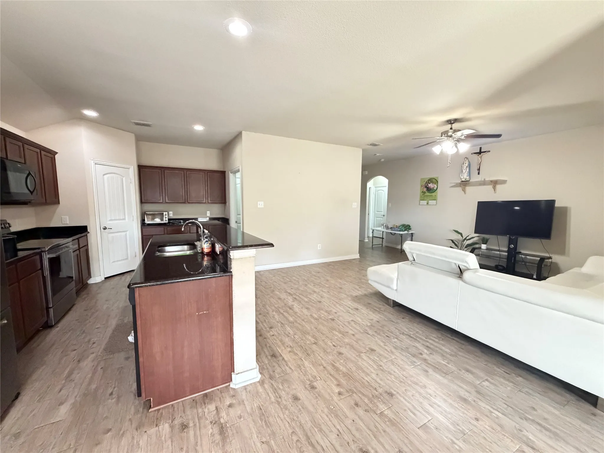 Single Family Residence For Rent in Tarrant County , 2837 Mesquite Road, Fort Worth, Texas 76111, 3 Bedroom, 2 Bathroom, 2 Garage spaces, 1,517 Sqft, built in 2016, mls#21361197, Real Estate Agent in Fort Worth, Homes For Rent in Tarrant county, Homes For Rent in Fort Worth, Realtor in Fort Worth Texas, Real Estate Brokerage Independent Realty Texas, Luminita Cordes Realtor