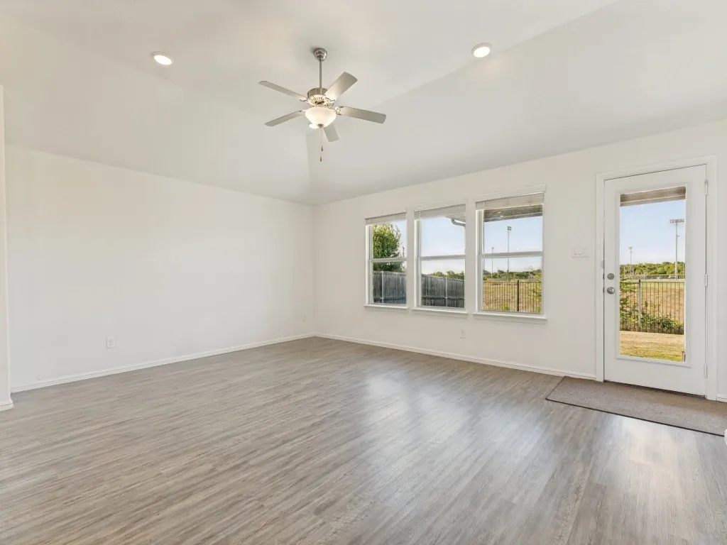 Single Family Residence For Sale in Tarrant County , 620 Bronze Forest Drive, Fort Worth, Texas 76131, 4 Bedroom, 2 Bathroom, 2 Garage spaces, 1,929 Sqft, built in 2021, mls#21361194, Real Estate Agent in Fort Worth, Homes For Sale in Tarrant county, Homes For Sale in Fort Worth, Realtor in Fort Worth Texas, Real Estate Brokerage Independent Realty Texas, Luminita Cordes Realtor
