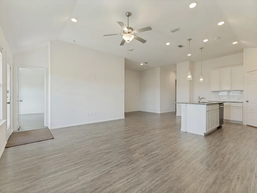 Single Family Residence For Sale in Tarrant County , 620 Bronze Forest Drive, Fort Worth, Texas 76131, 4 Bedroom, 2 Bathroom, 2 Garage spaces, 1,929 Sqft, built in 2021, mls#21361194, Real Estate Agent in Fort Worth, Homes For Sale in Tarrant county, Homes For Sale in Fort Worth, Realtor in Fort Worth Texas, Real Estate Brokerage Independent Realty Texas, Luminita Cordes Realtor