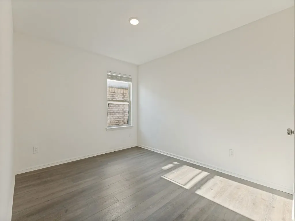 Brand new vinyl plank floor in 3 guest bedrooms and closets
