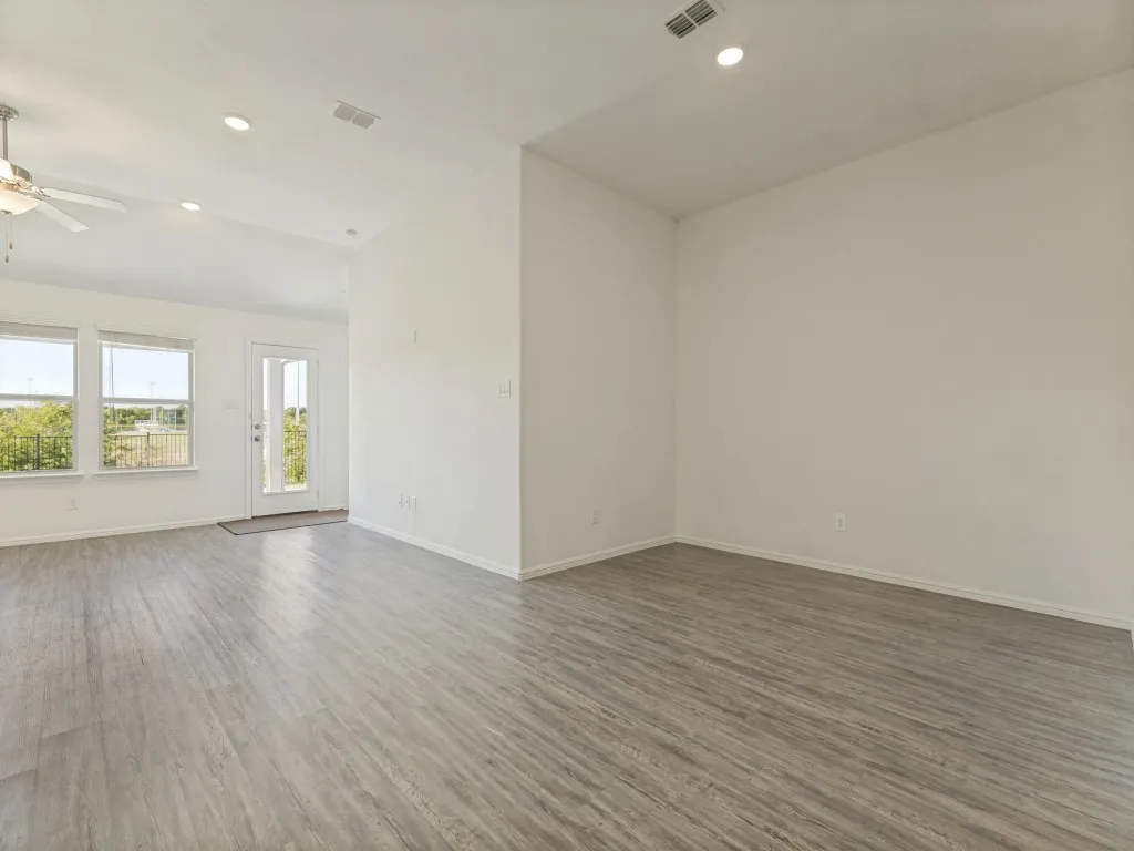 Single Family Residence For Sale in Tarrant County , 620 Bronze Forest Drive, Fort Worth, Texas 76131, 4 Bedroom, 2 Bathroom, 2 Garage spaces, 1,929 Sqft, built in 2021, mls#21361194, Real Estate Agent in Fort Worth, Homes For Sale in Tarrant county, Homes For Sale in Fort Worth, Realtor in Fort Worth Texas, Real Estate Brokerage Independent Realty Texas, Luminita Cordes Realtor