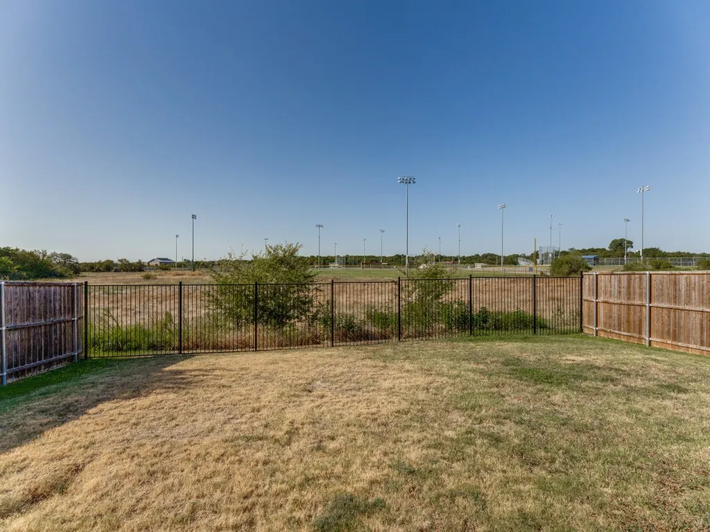 Single Family Residence For Sale in Tarrant County , 620 Bronze Forest Drive, Fort Worth, Texas 76131, 4 Bedroom, 2 Bathroom, 2 Garage spaces, 1,929 Sqft, built in 2021, mls#21361194, Real Estate Agent in Fort Worth, Homes For Sale in Tarrant county, Homes For Sale in Fort Worth, Realtor in Fort Worth Texas, Real Estate Brokerage Independent Realty Texas, Luminita Cordes Realtor